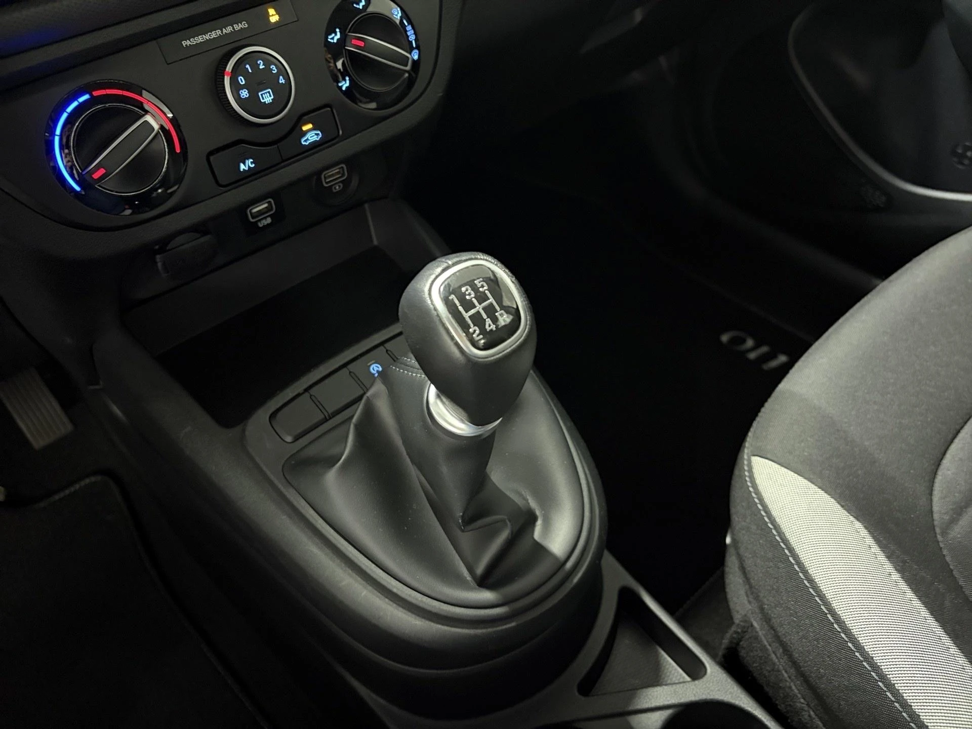 Hyundai-i10-image-8