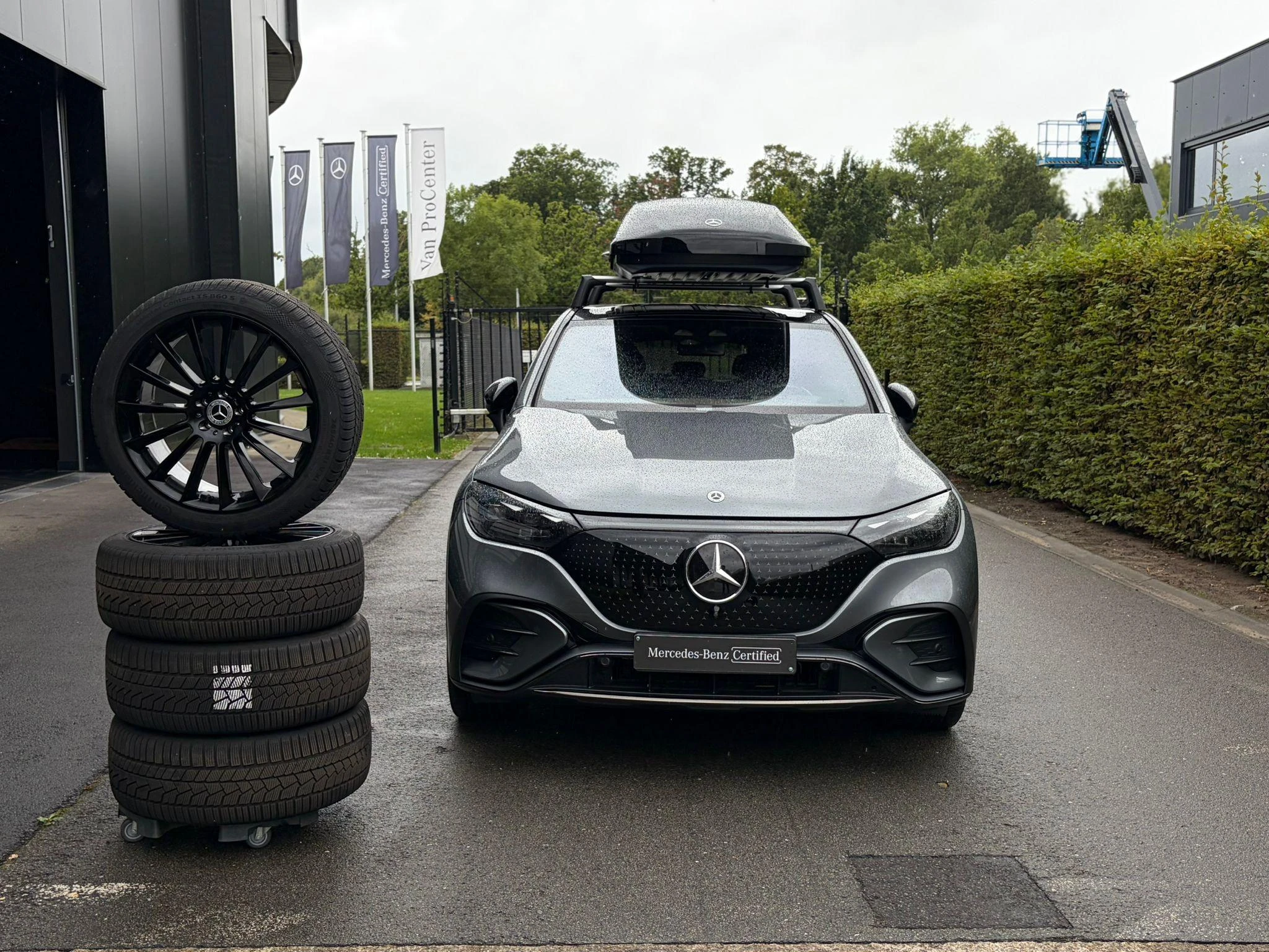 Mercedes-Benz-EQE-image-2