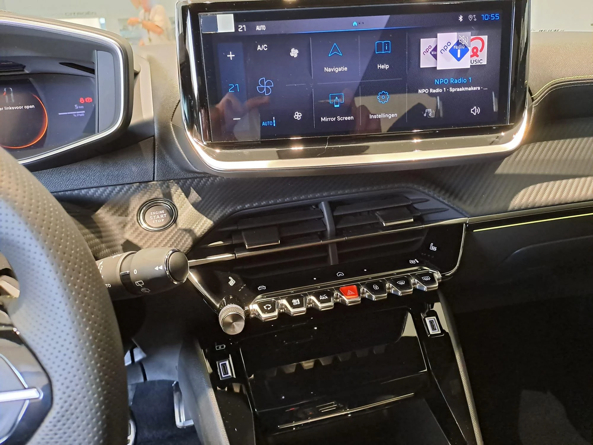 Peugeot 208 Hybrid 136 e-DCS6 GT