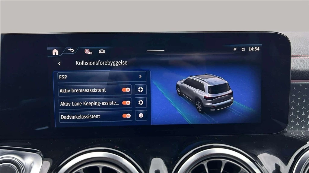 Mercedes-Benz-EQB-image-19