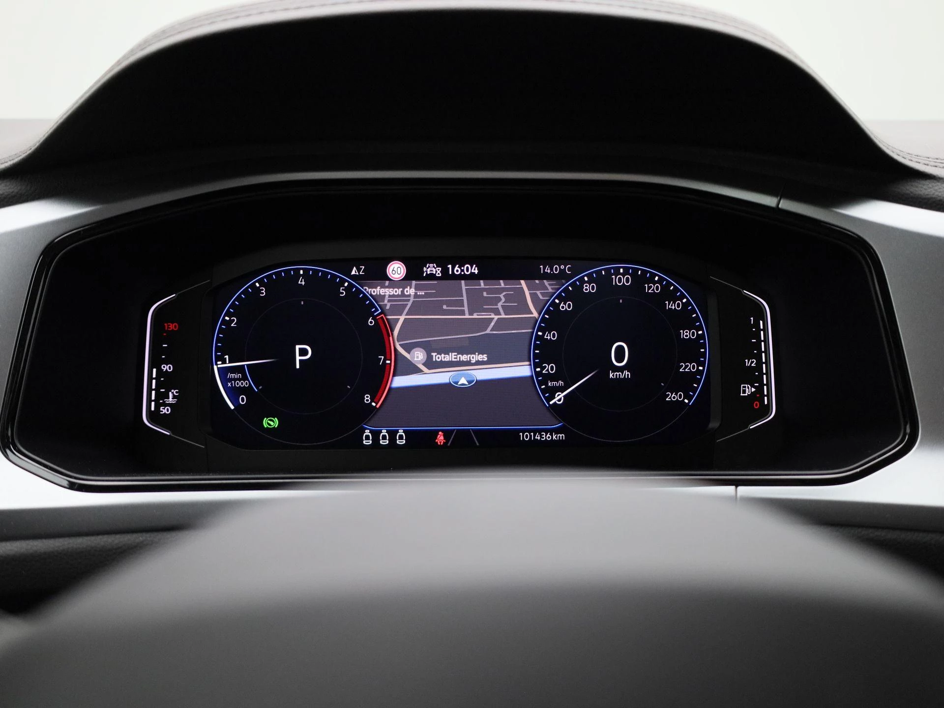 Volkswagen-T-Roc-image-12