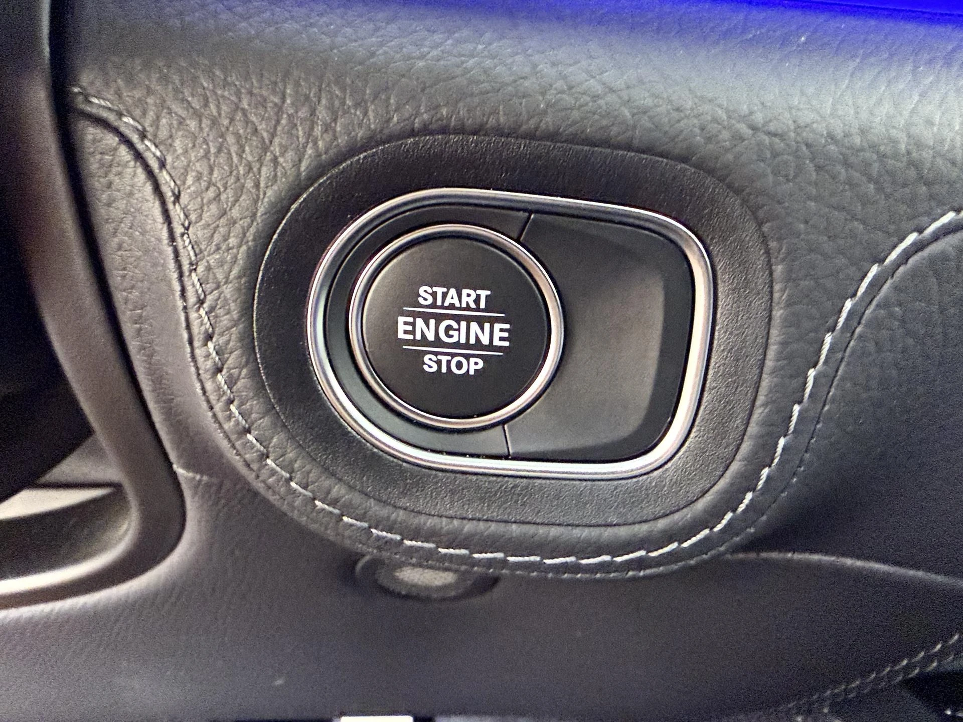 Mercedes-Benz-GLE-image-21