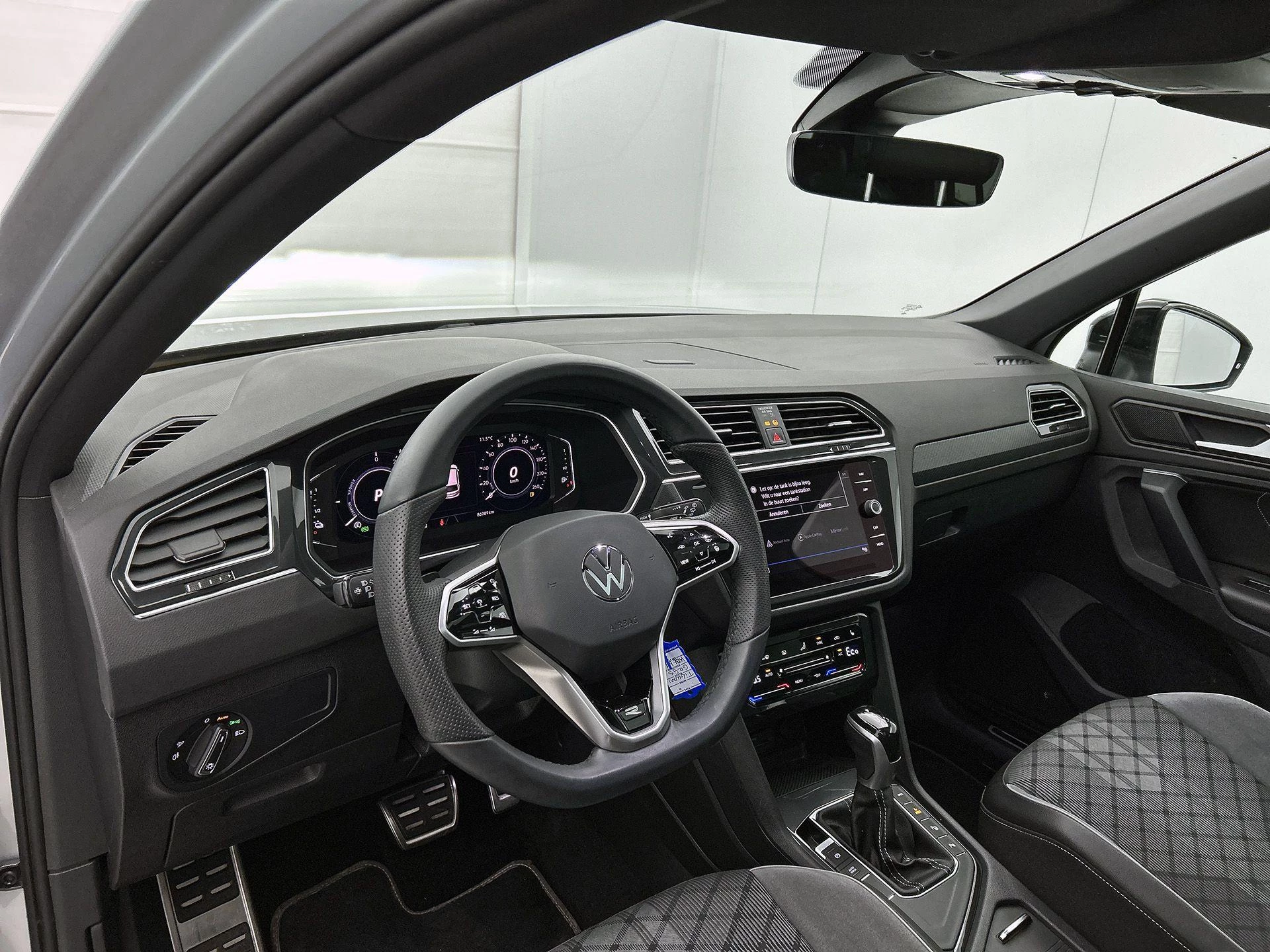 Volkswagen-Tiguan-image-20