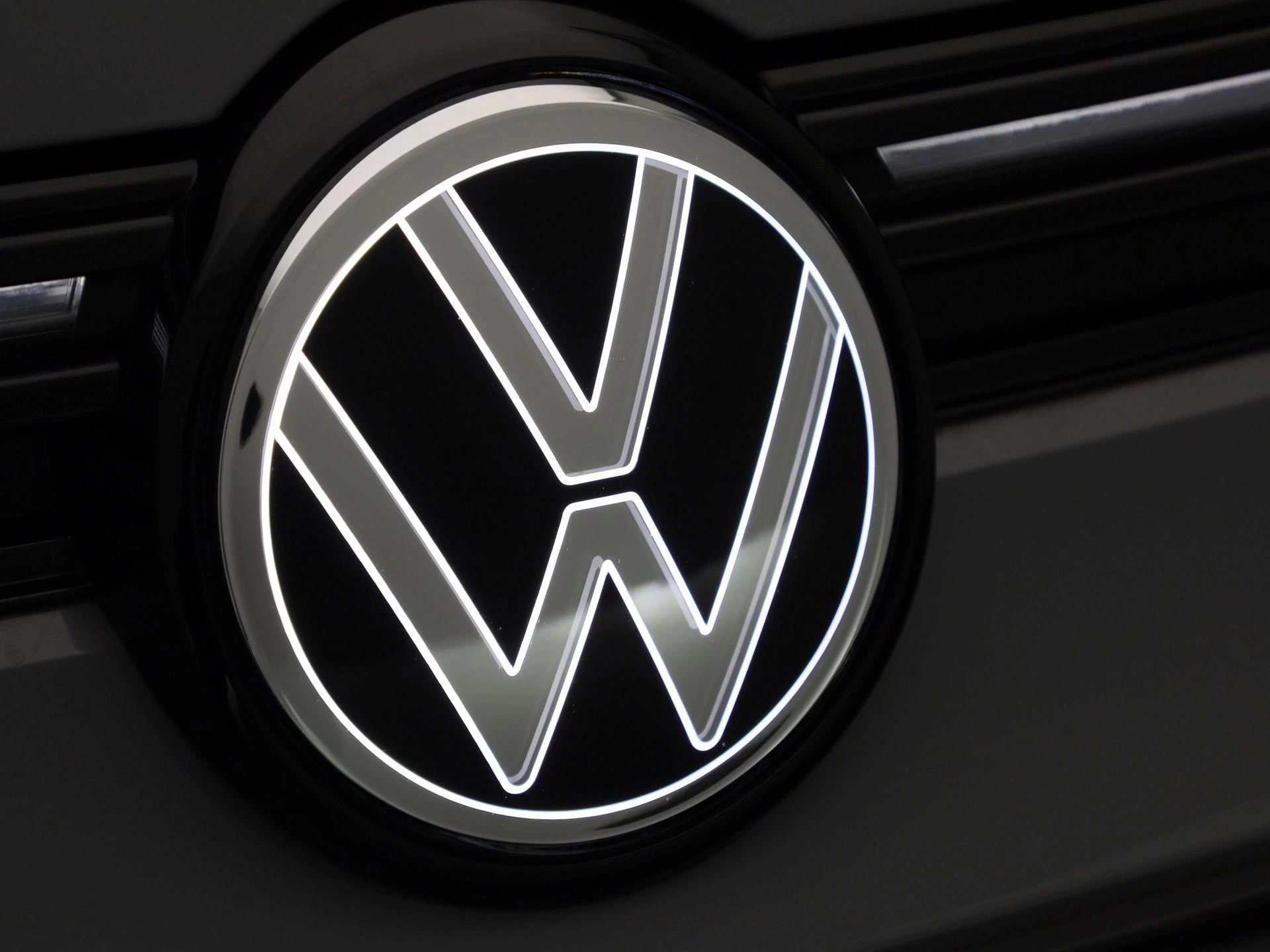 Volkswagen-Golf-image-41