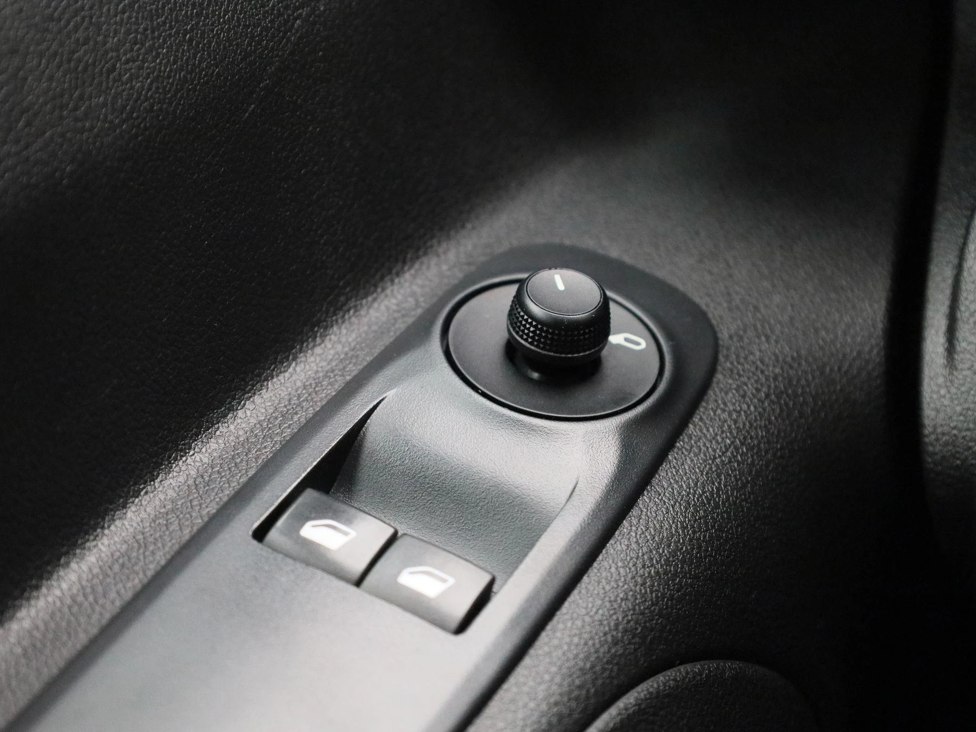 Opel-Combo Life-image-27