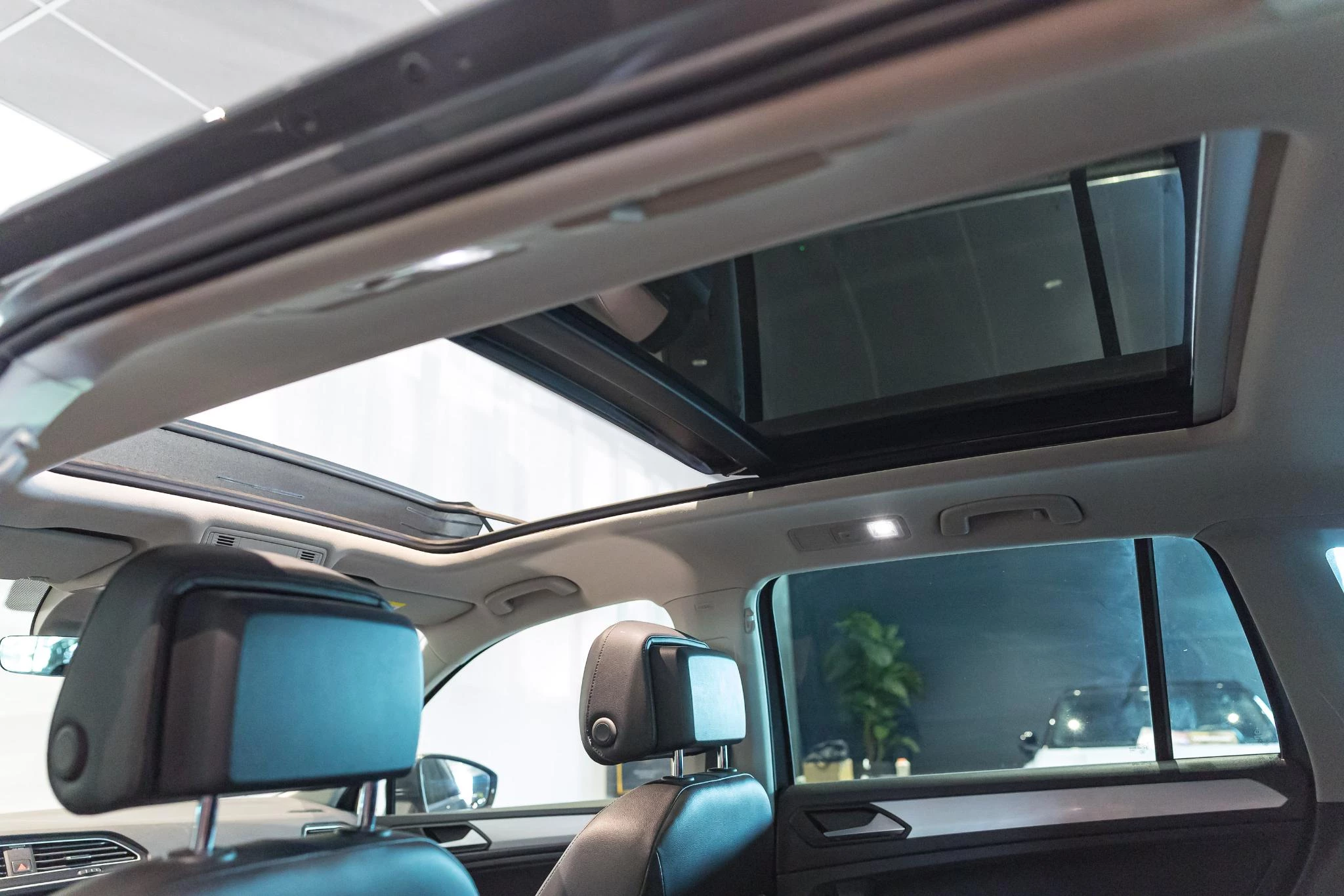 Volkswagen Tiguan 1.5 TSI DSG | Pano Dak | Carplay | ACC | Zetelverw