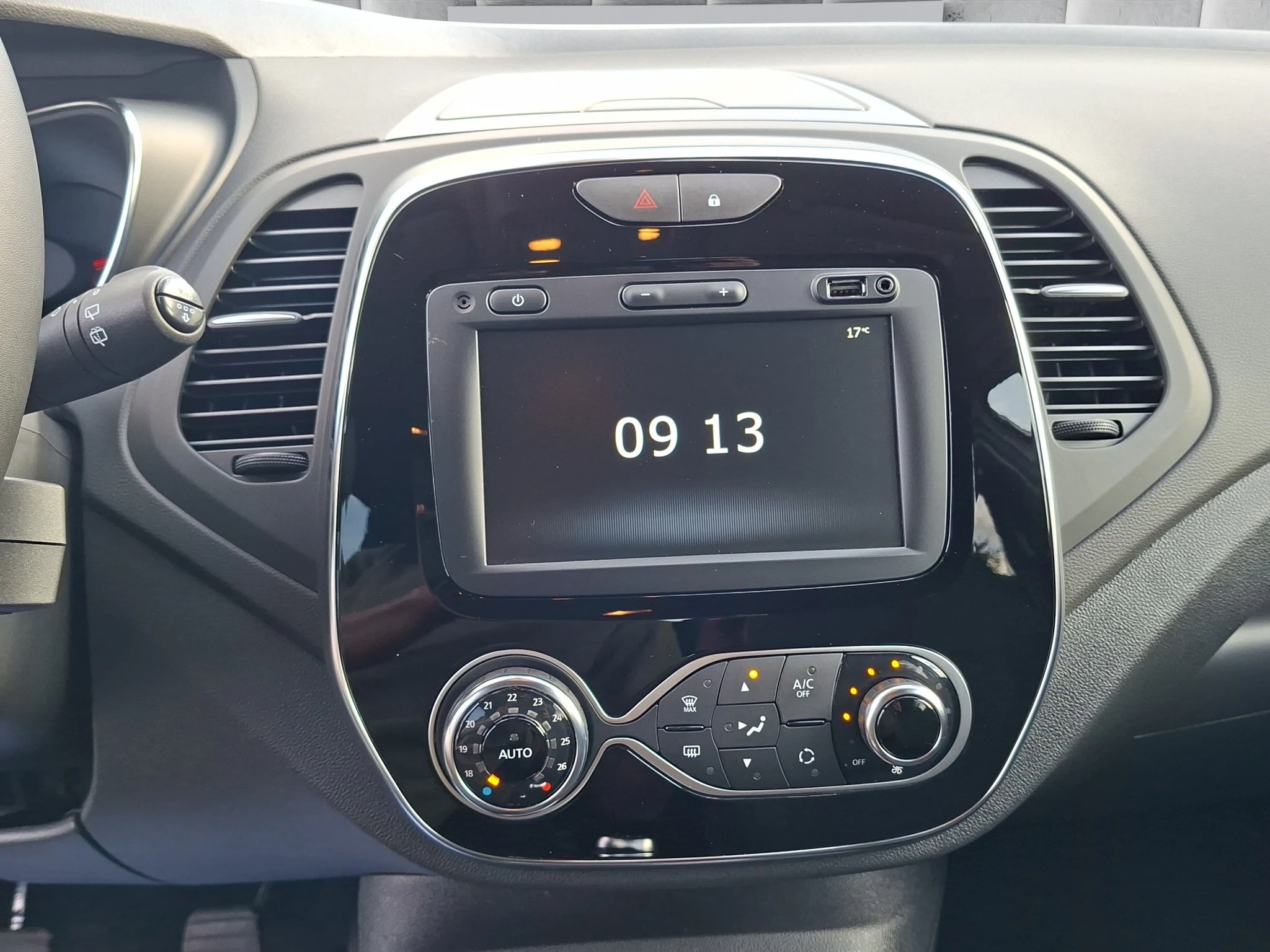 Renault-Captur-image-14