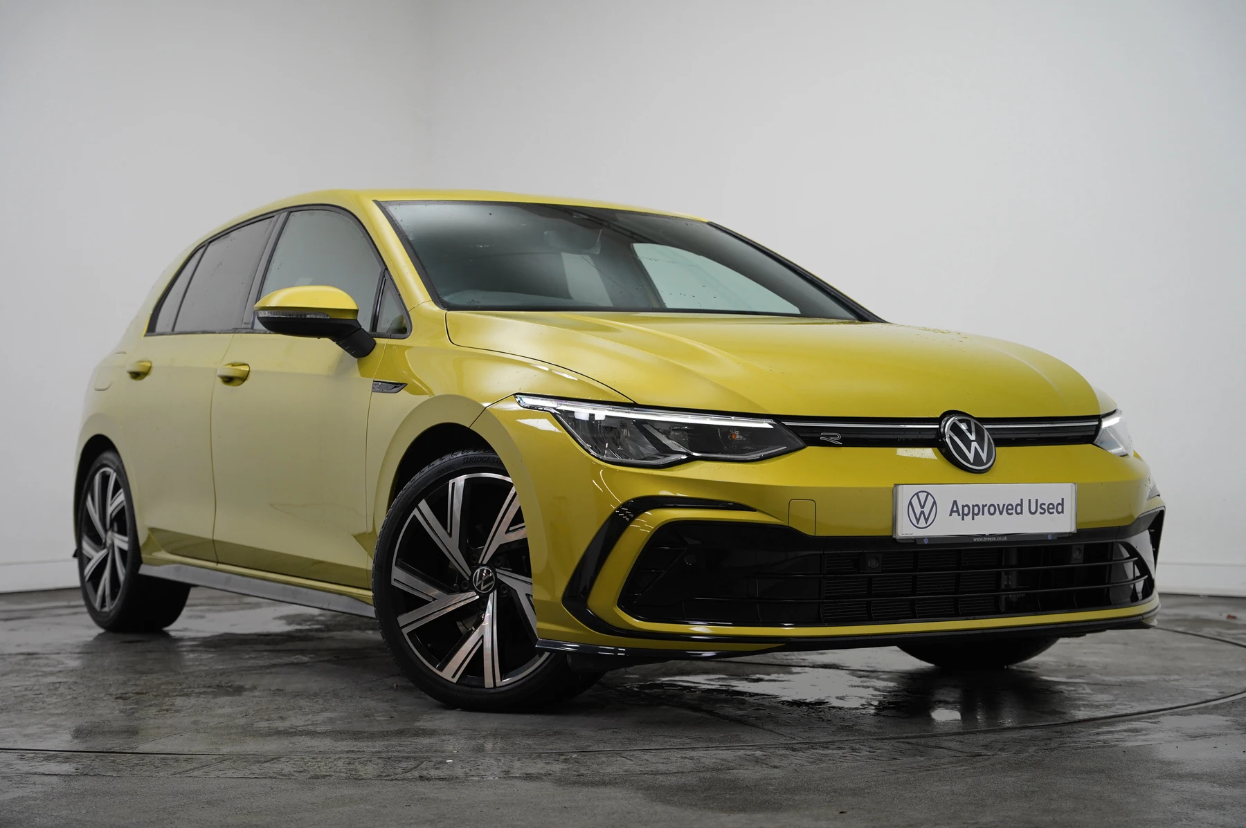 Volkswagen-Golf-image-0