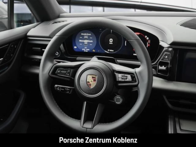 Porsche Macan 4 -