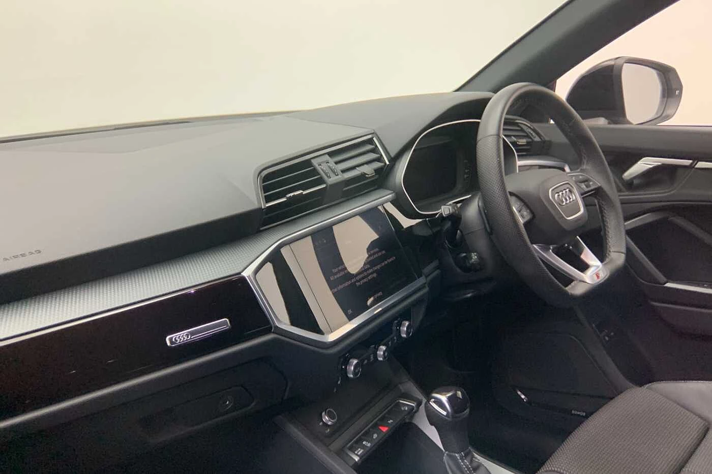 Audi-Q3-image-11