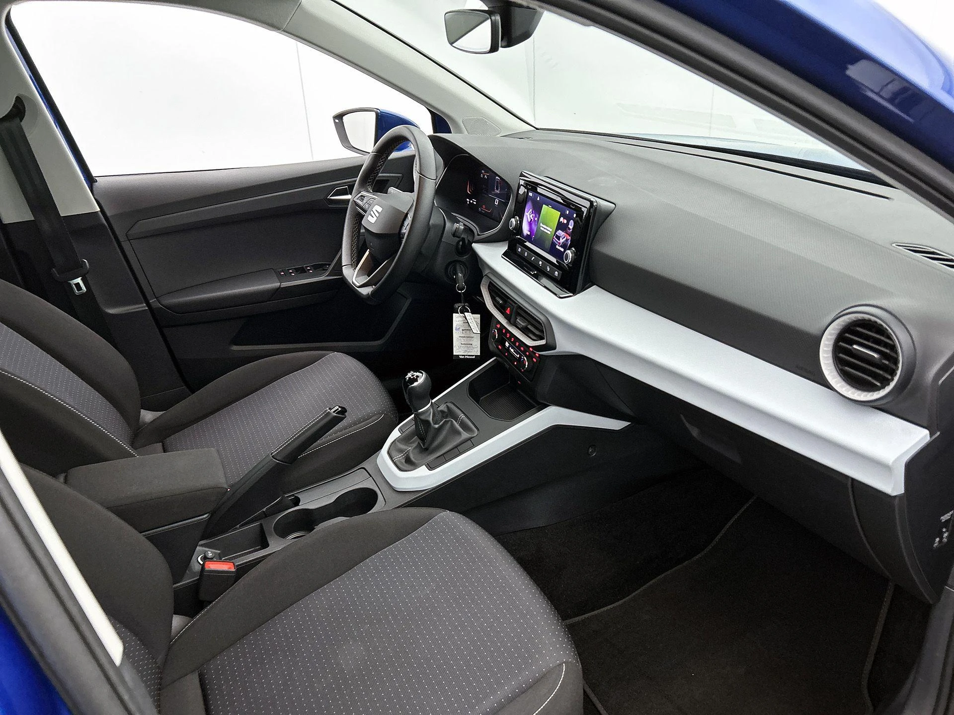 SEAT-Arona-image-20