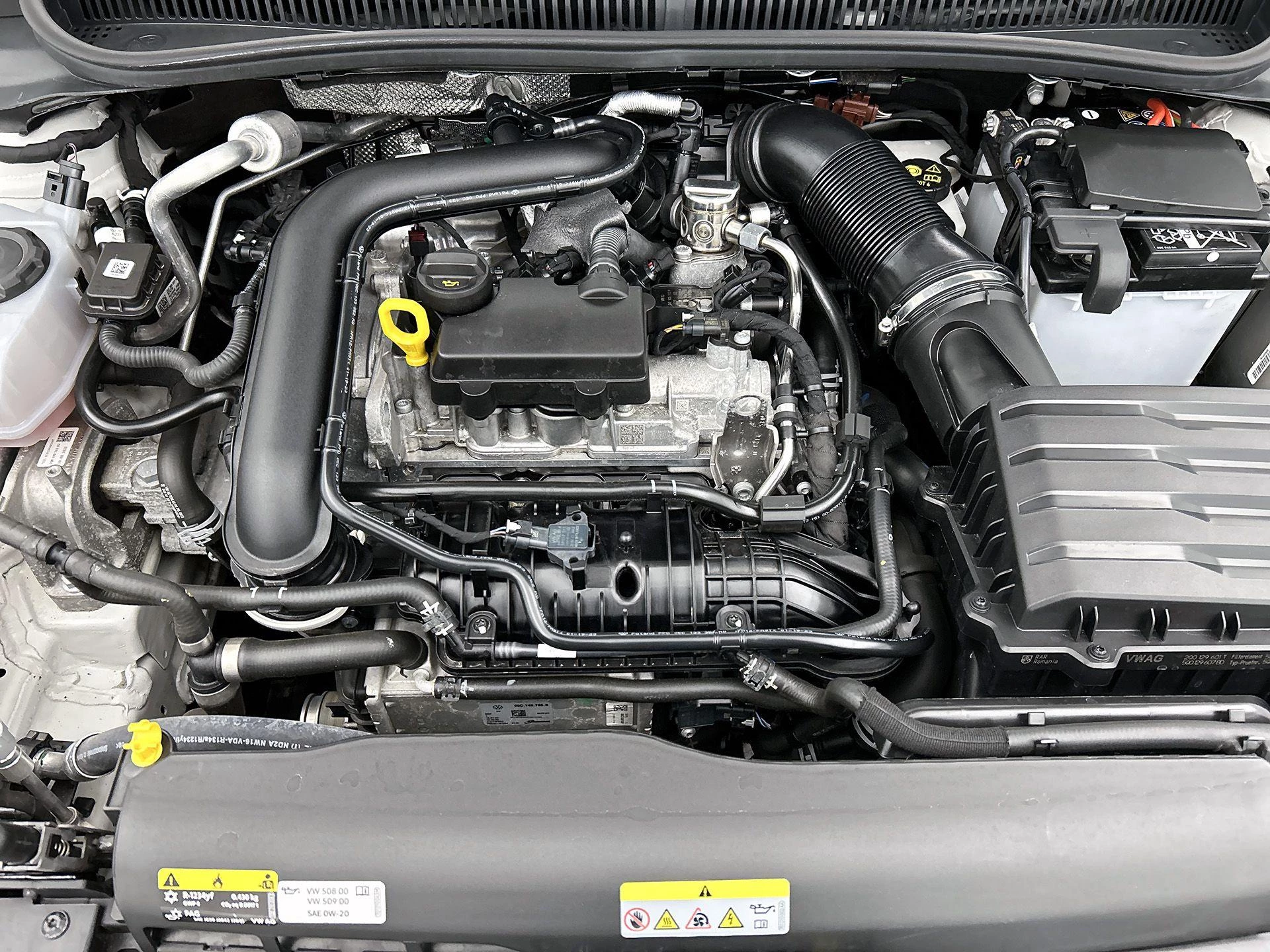 Volkswagen-Polo-image-24