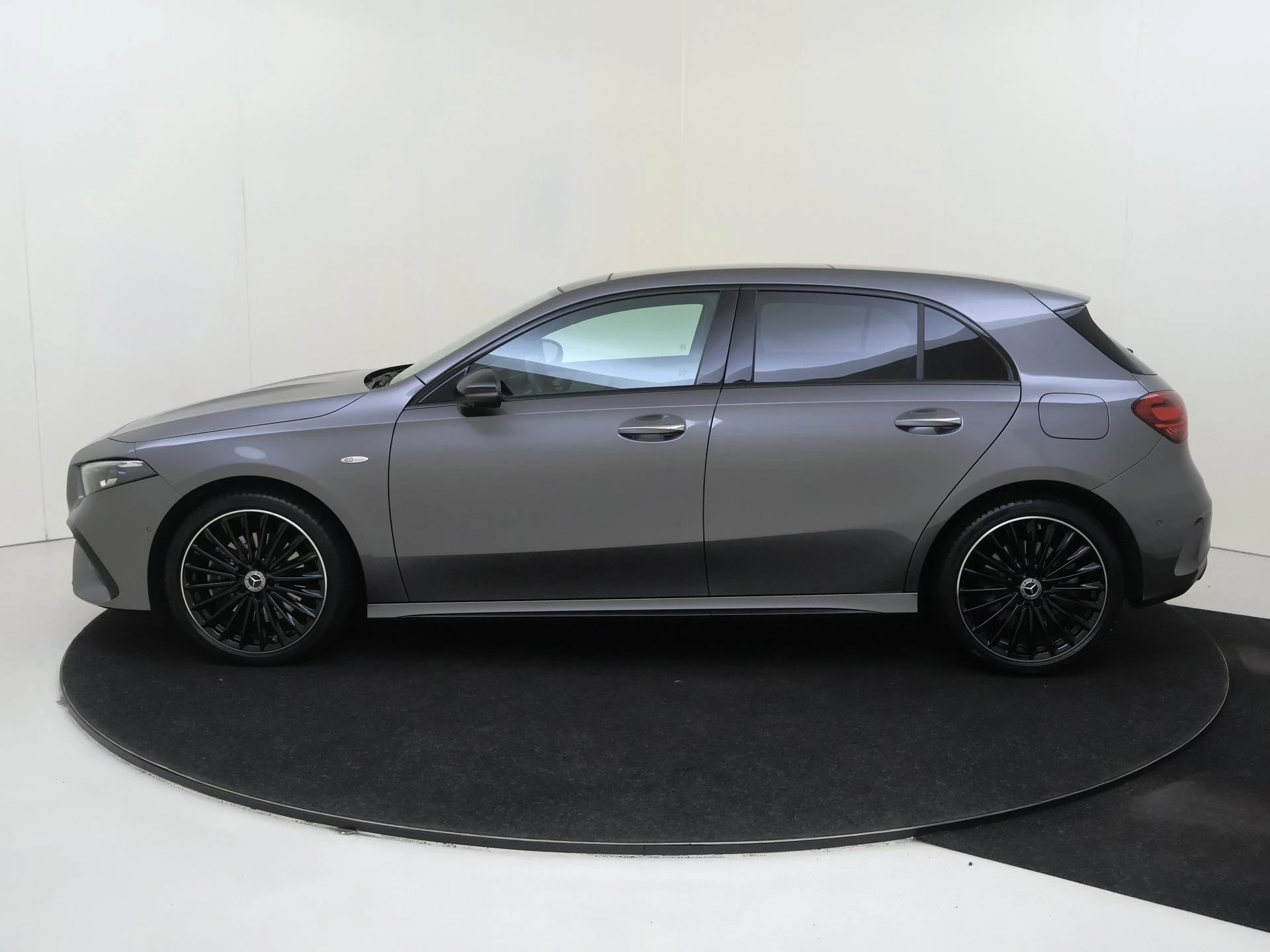 Mercedes-Benz-A-Klasse-image-7