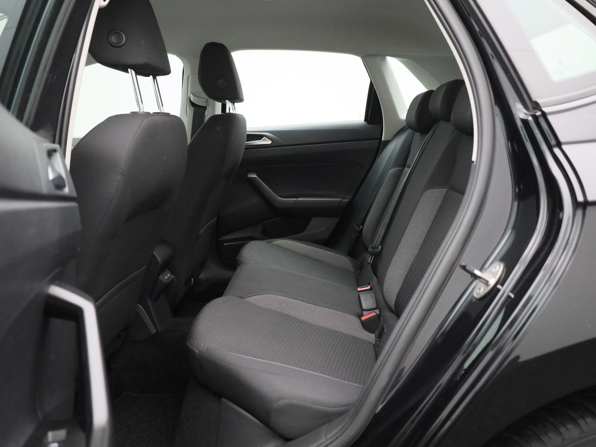 Volkswagen-Polo-image-11
