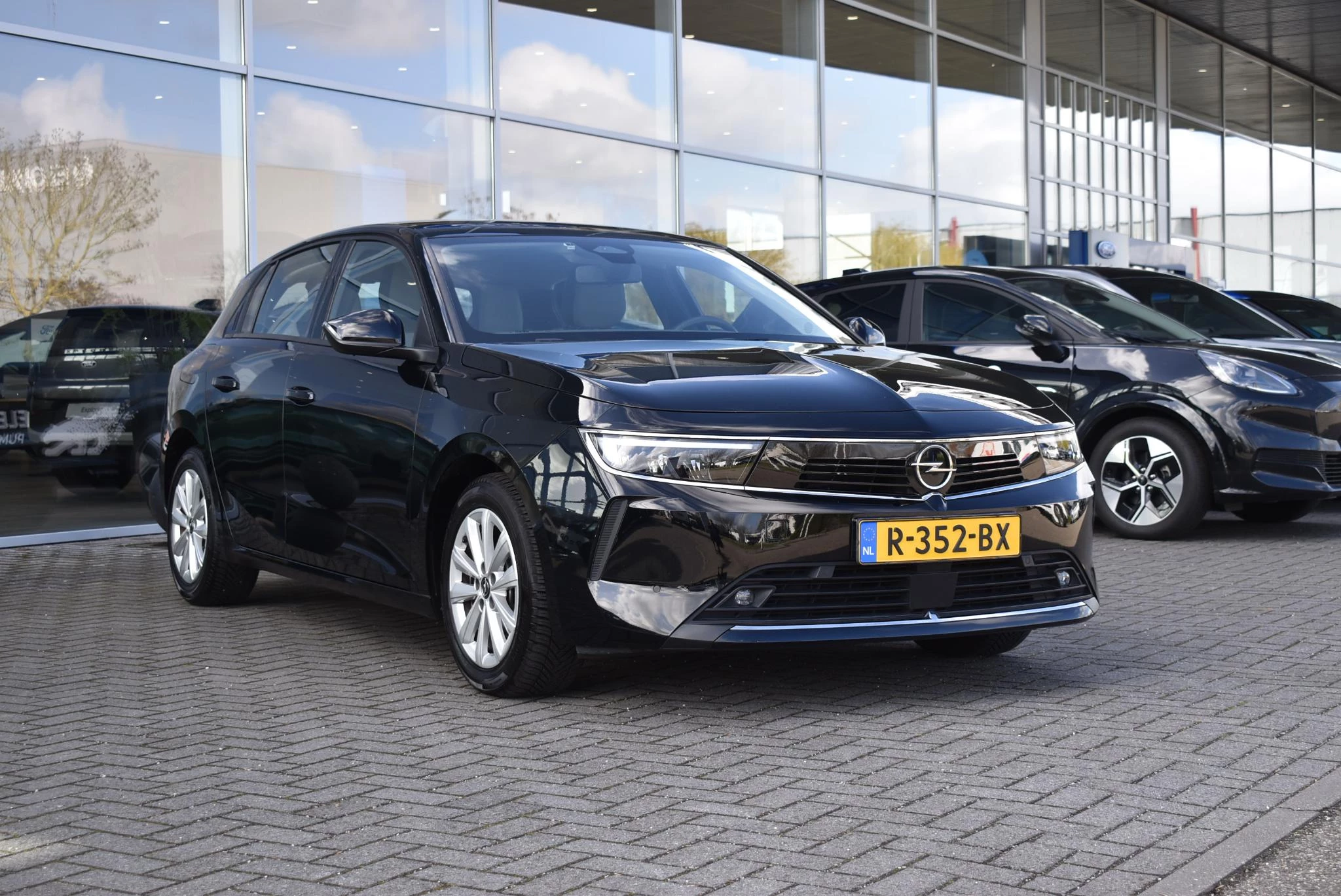 Opel-Astra-image-2
