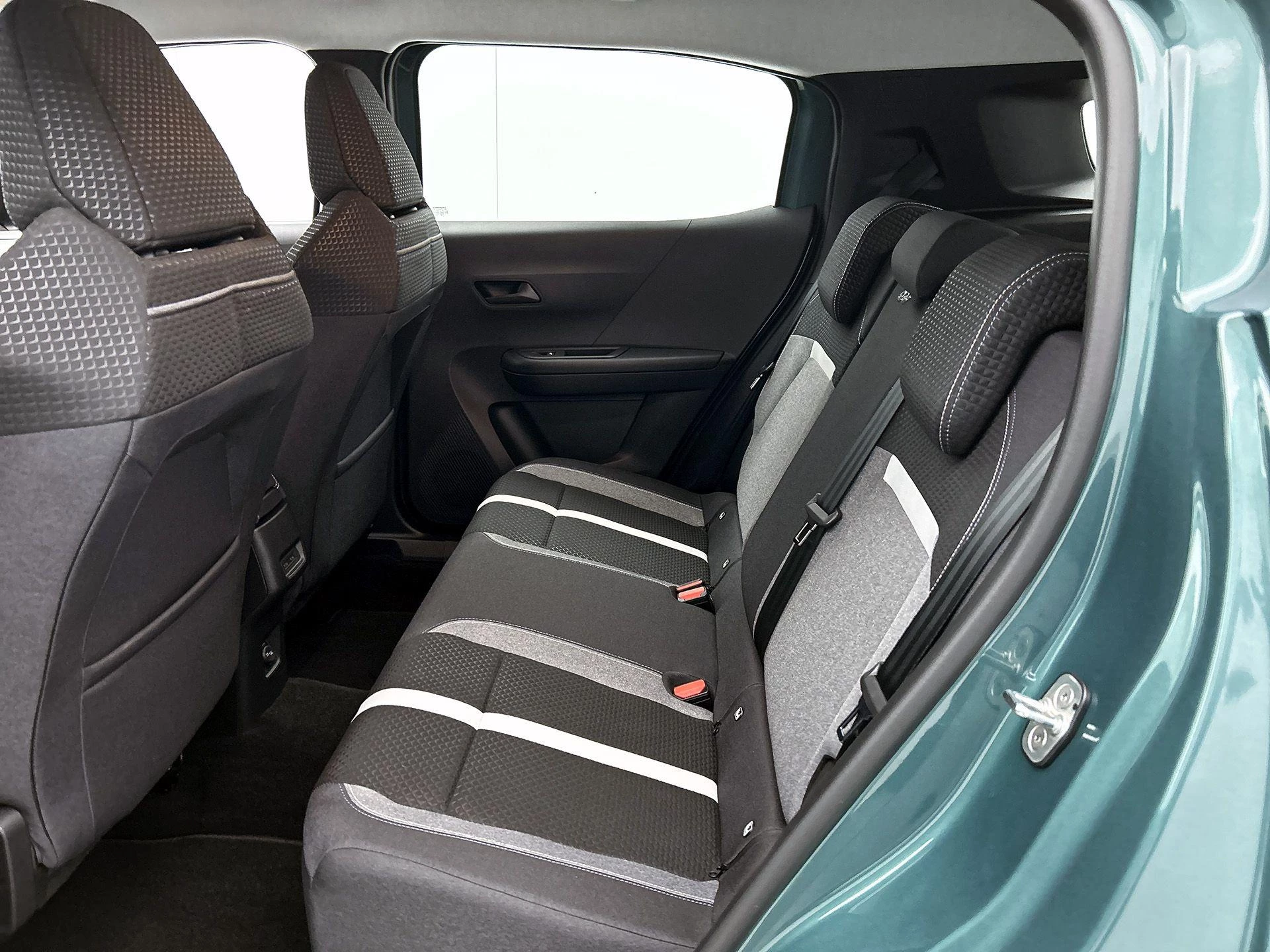 Opel-Frontera-image-28