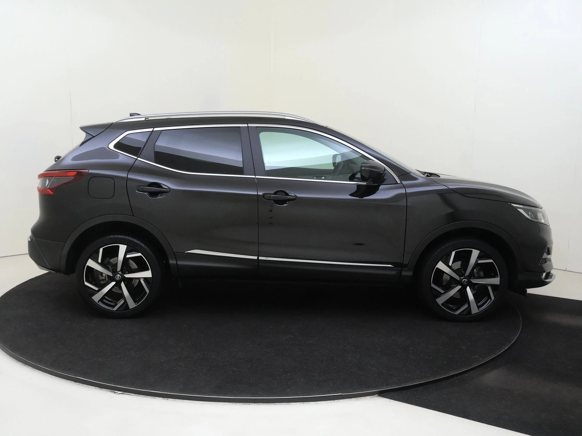 Nissan-QASHQAI-image-12