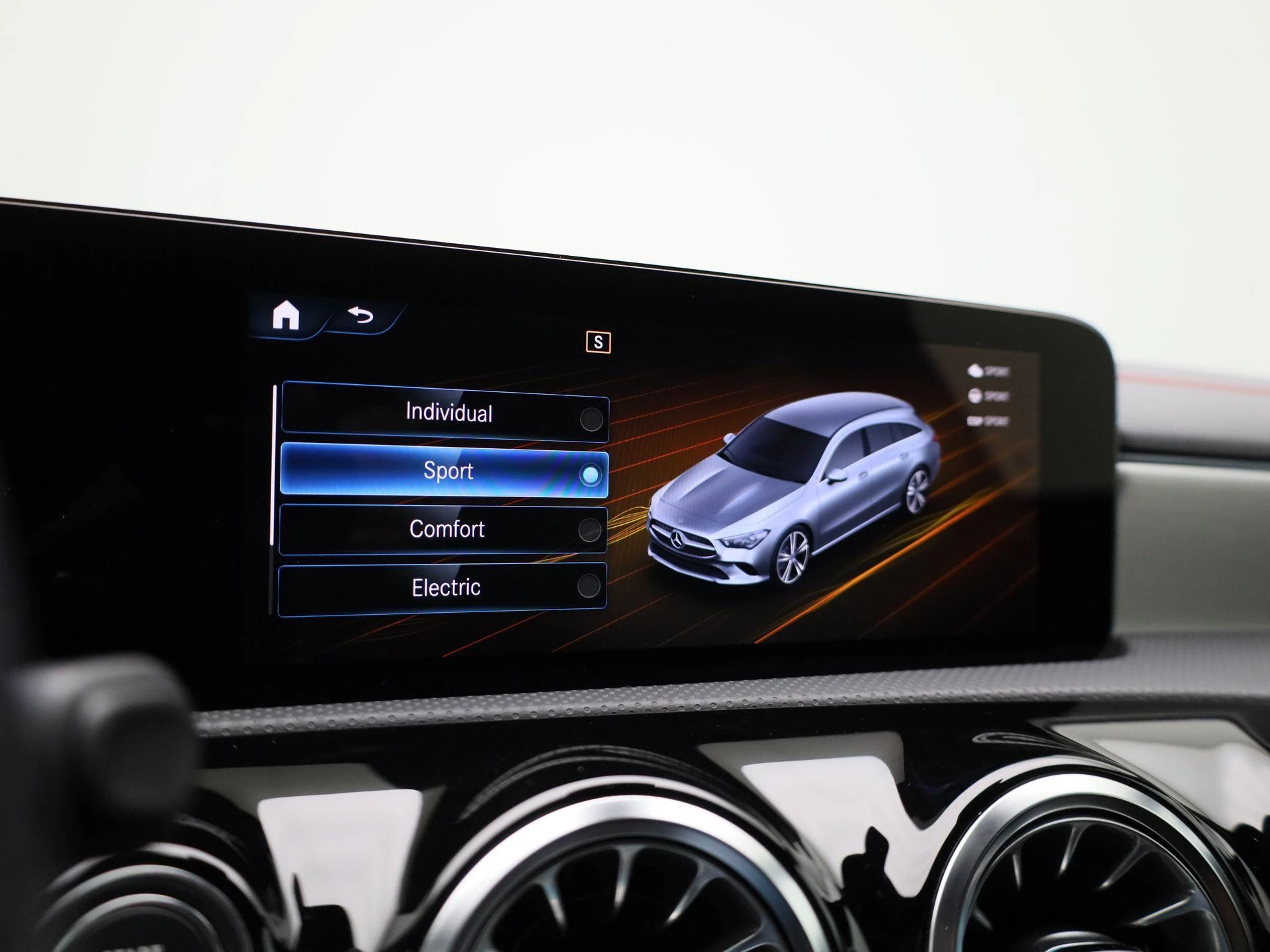 Mercedes-Benz-CLA-image-26