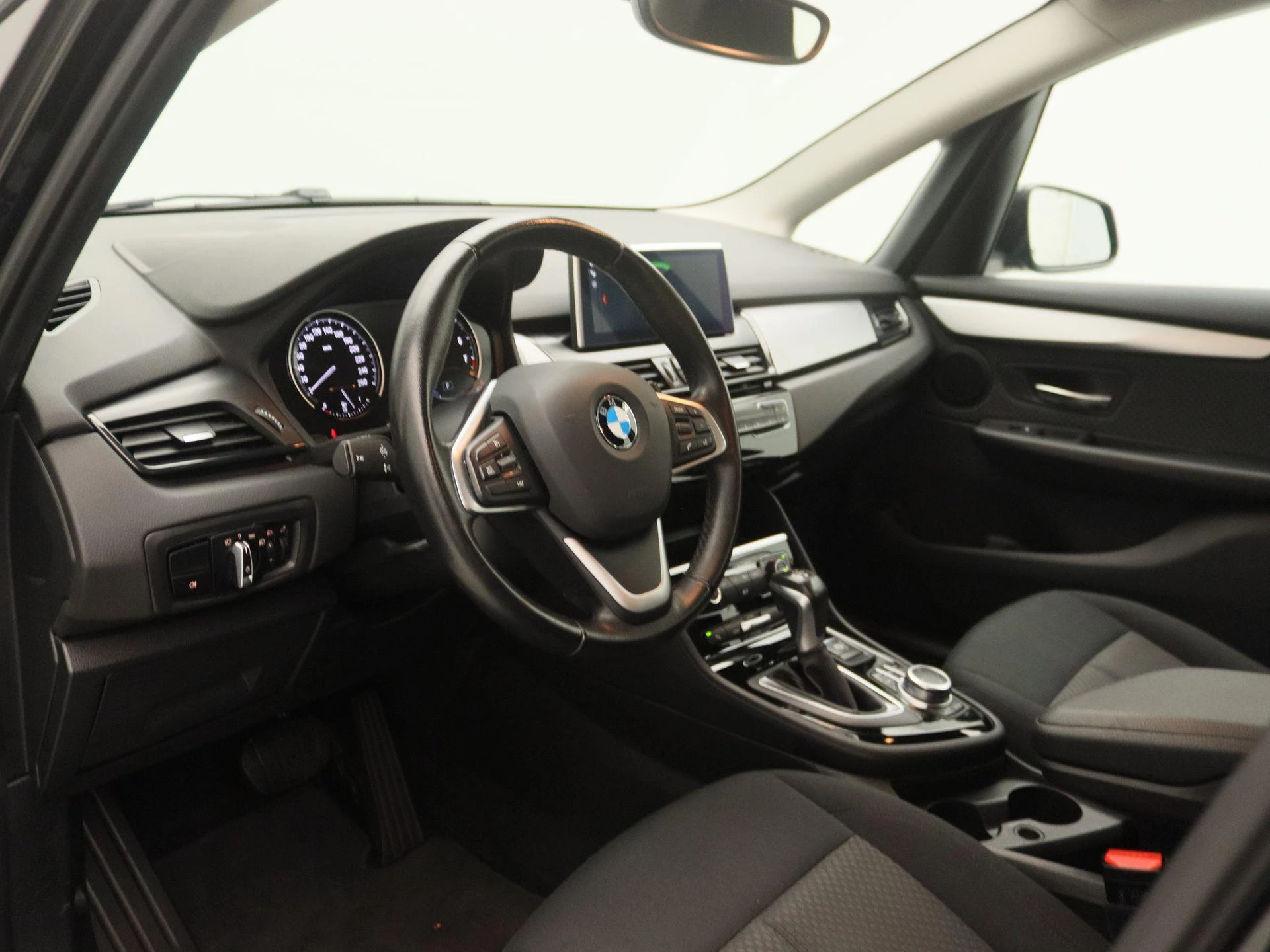 BMW-2 Serie-image-21