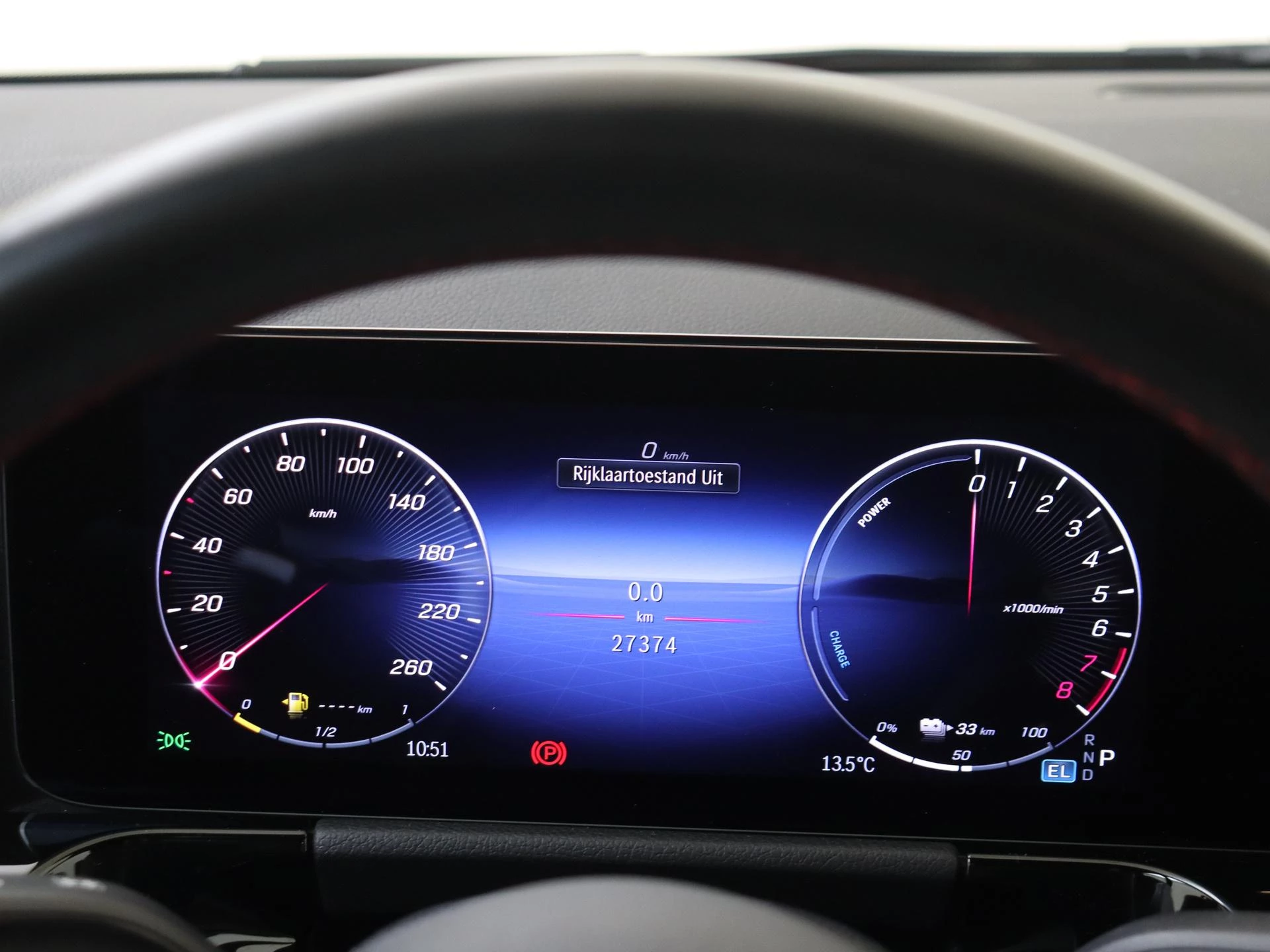 Mercedes-Benz-GLA-image-11