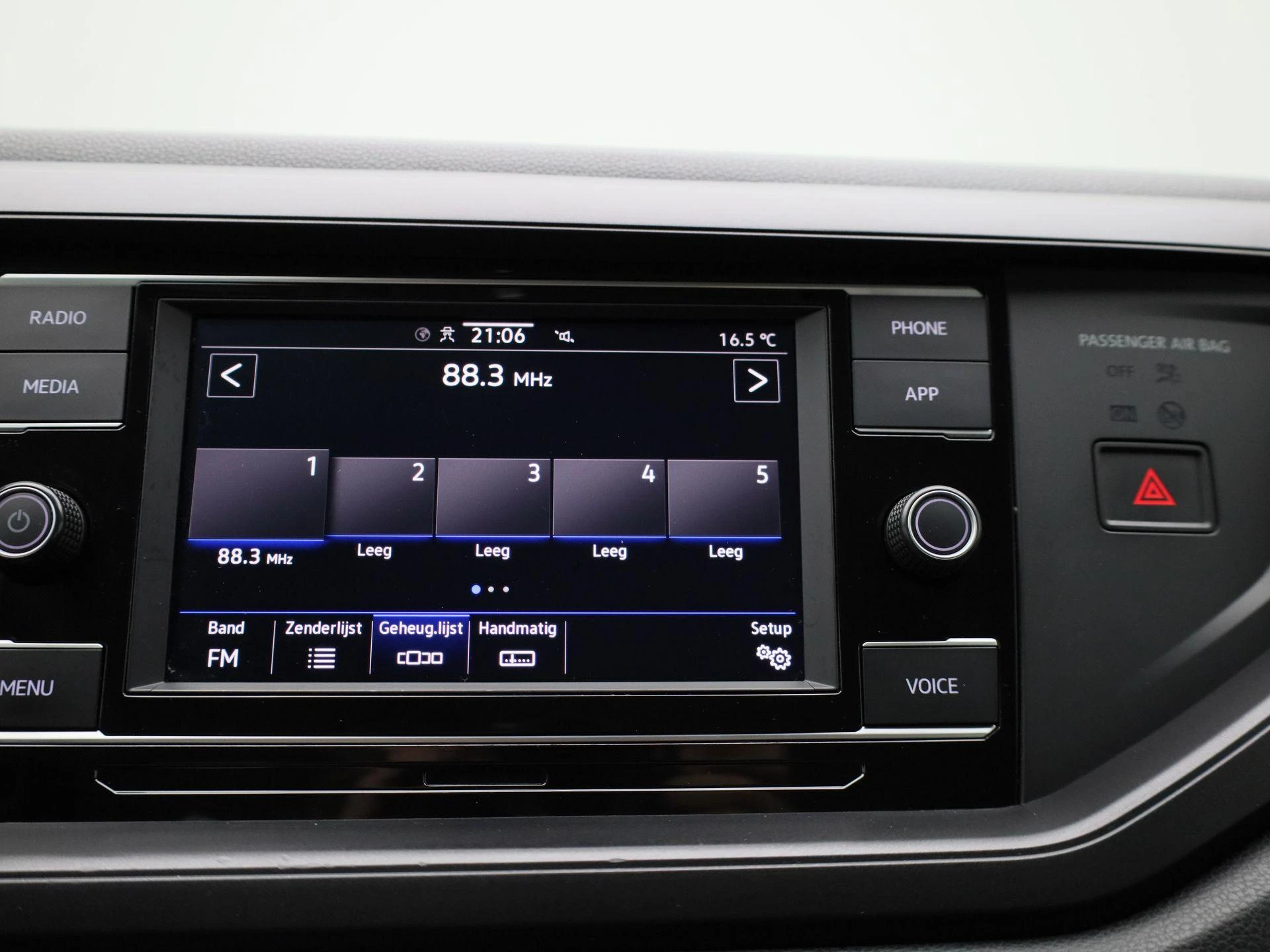 Volkswagen-Taigo-image-13