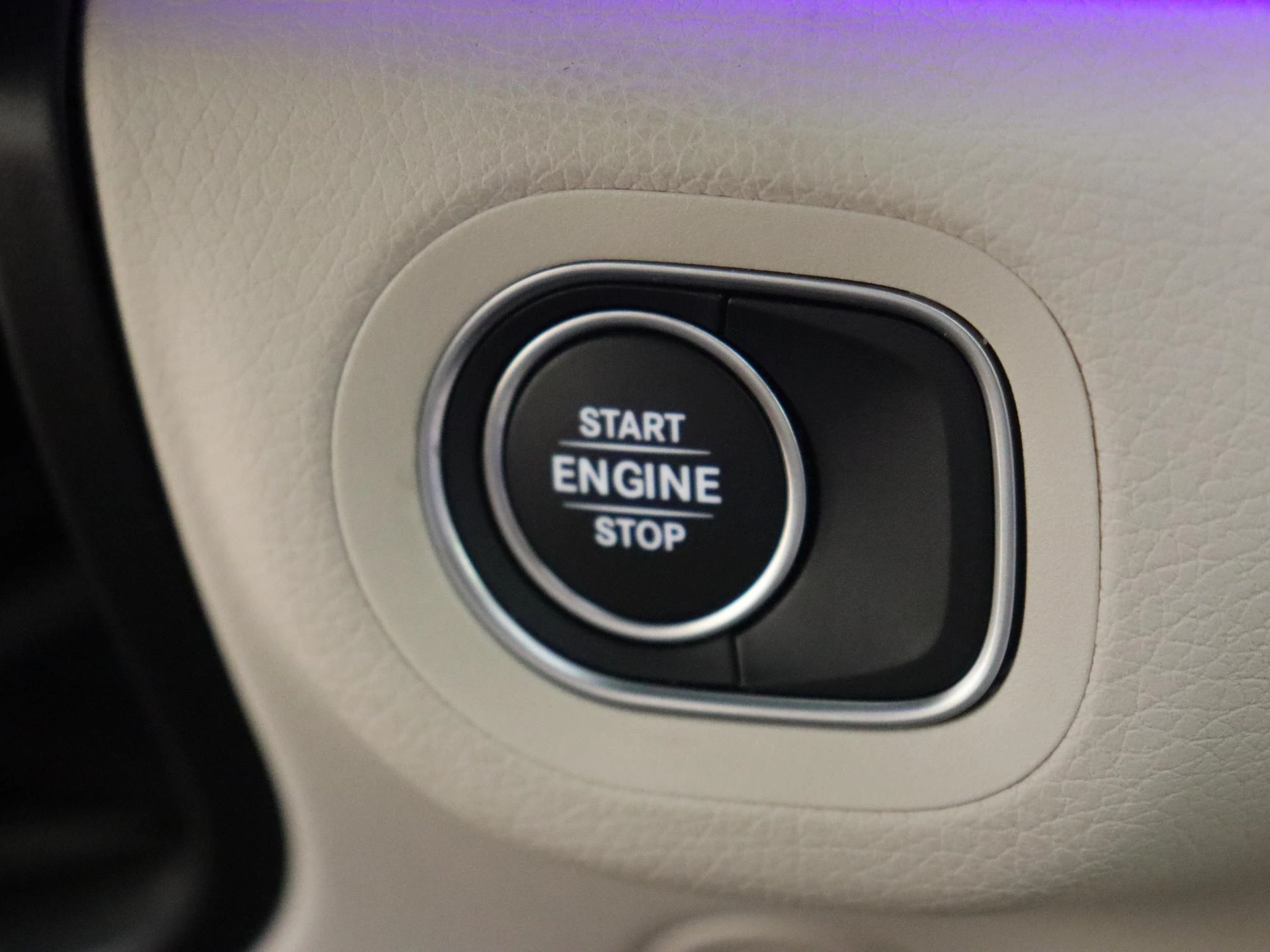 Mercedes-Benz-GLE-image-21