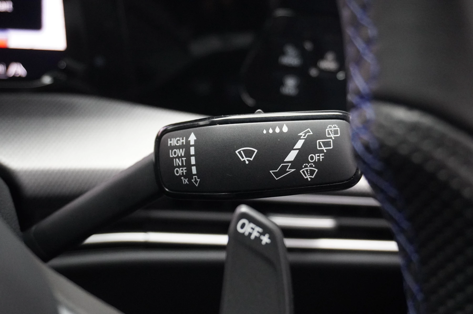 Volkswagen-Golf-image-32