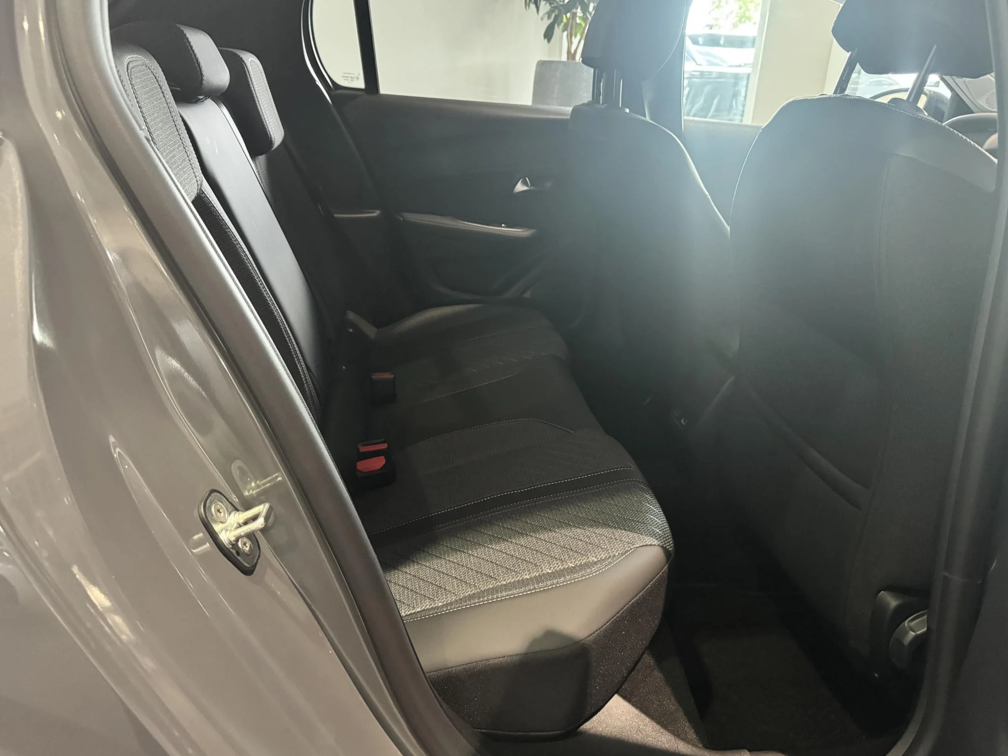 Peugeot 208 1.2 Hybrid 110 e-DCS6 Allure