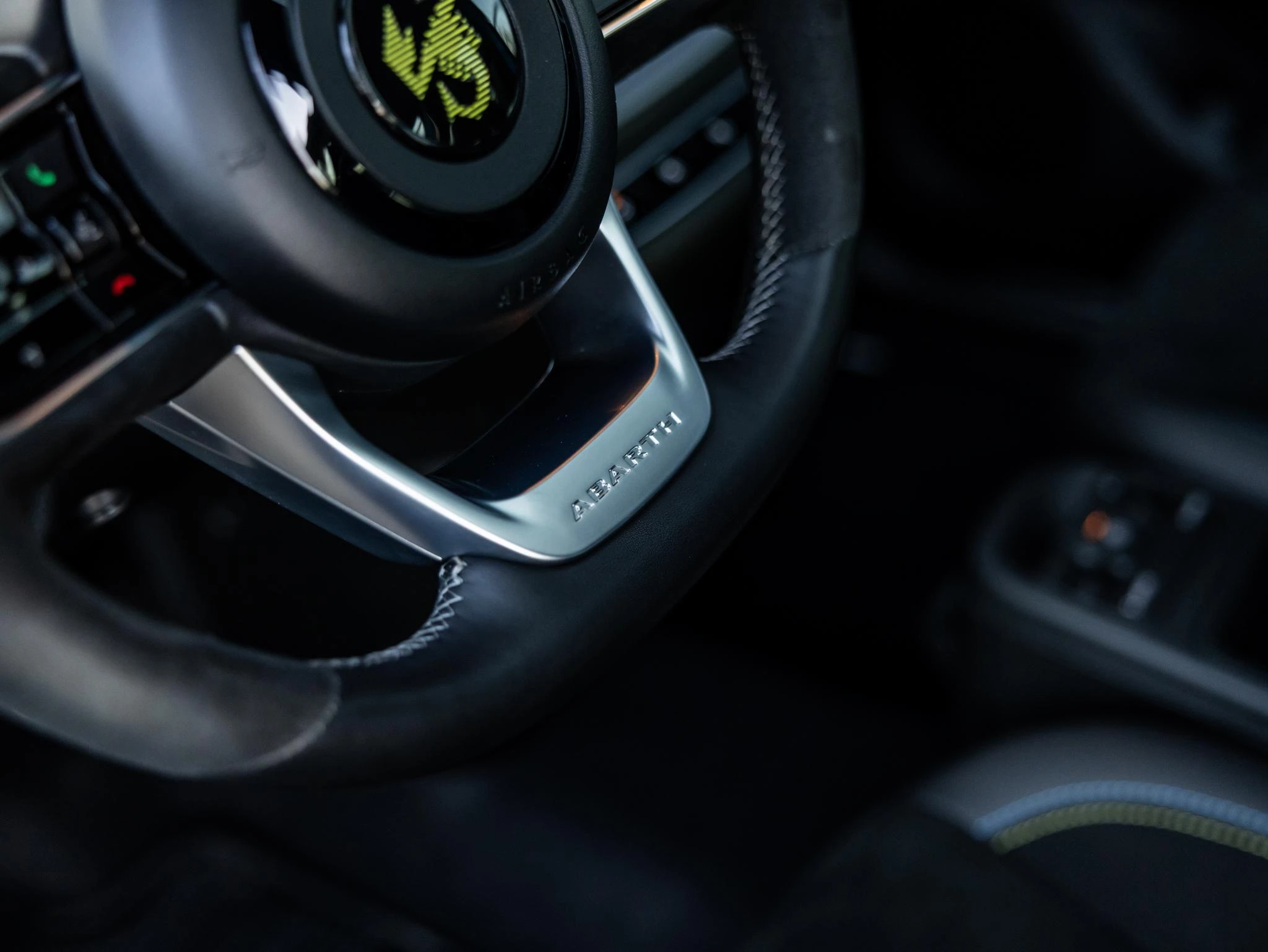 Abarth-500e-image-29