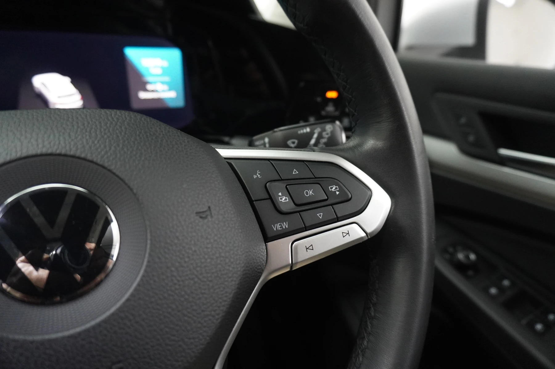 Volkswagen-Golf-image-26