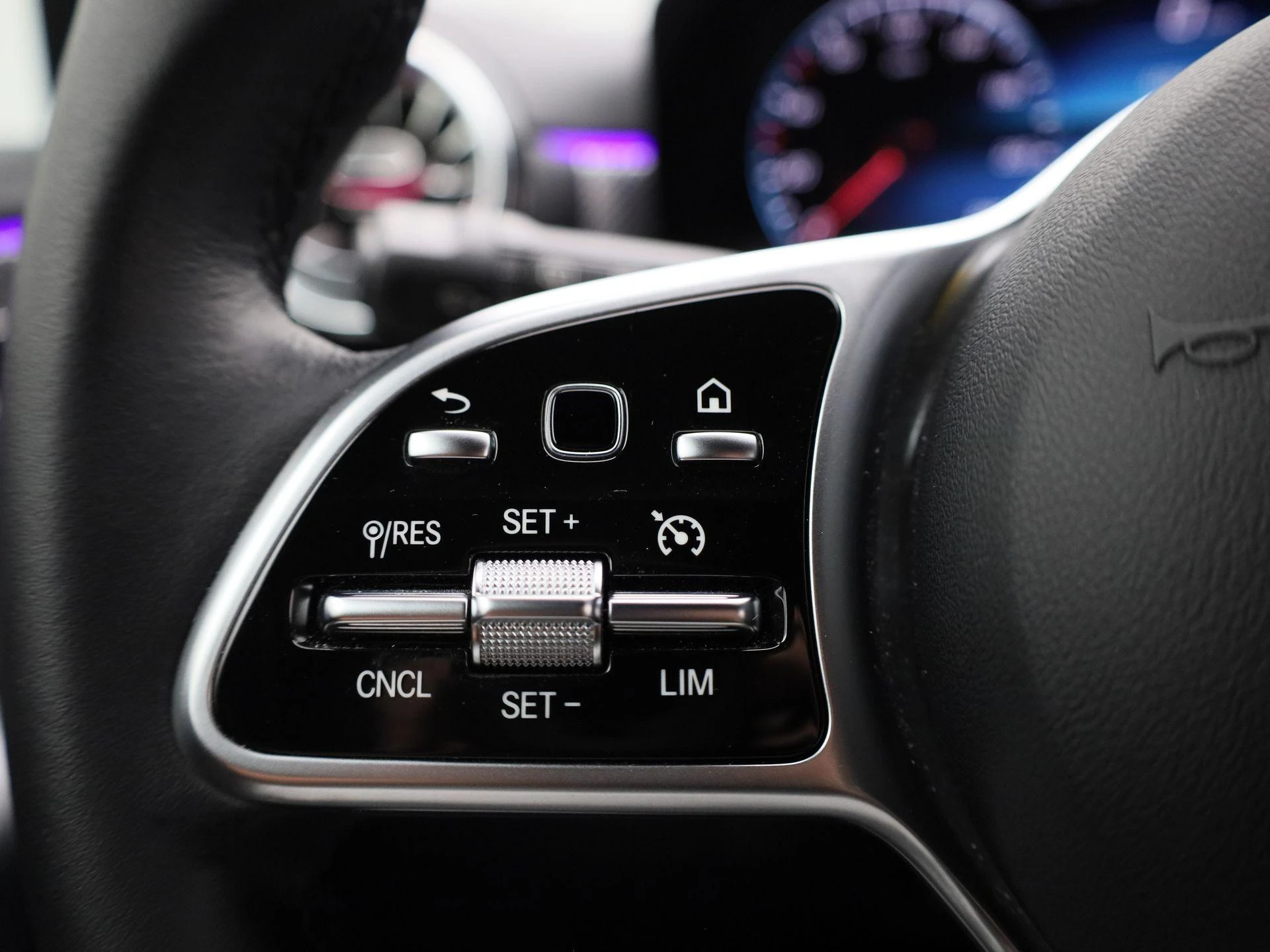 Mercedes-Benz-A-Klasse-image-17
