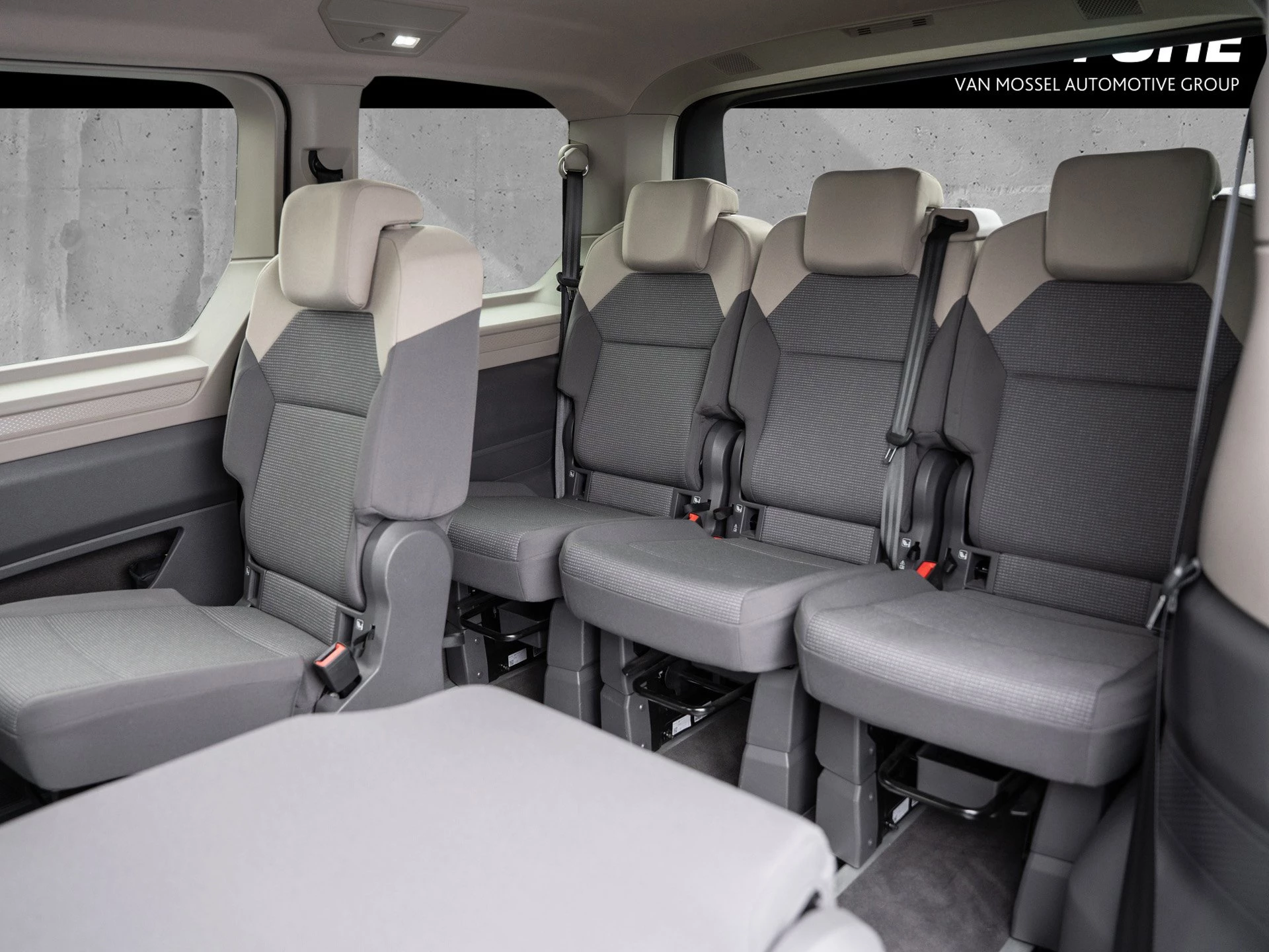 Volkswagen Multivan T7 2.0 TDI GJR*NAVI*KLIMA*LMF*LED* PDC*7-SITZER