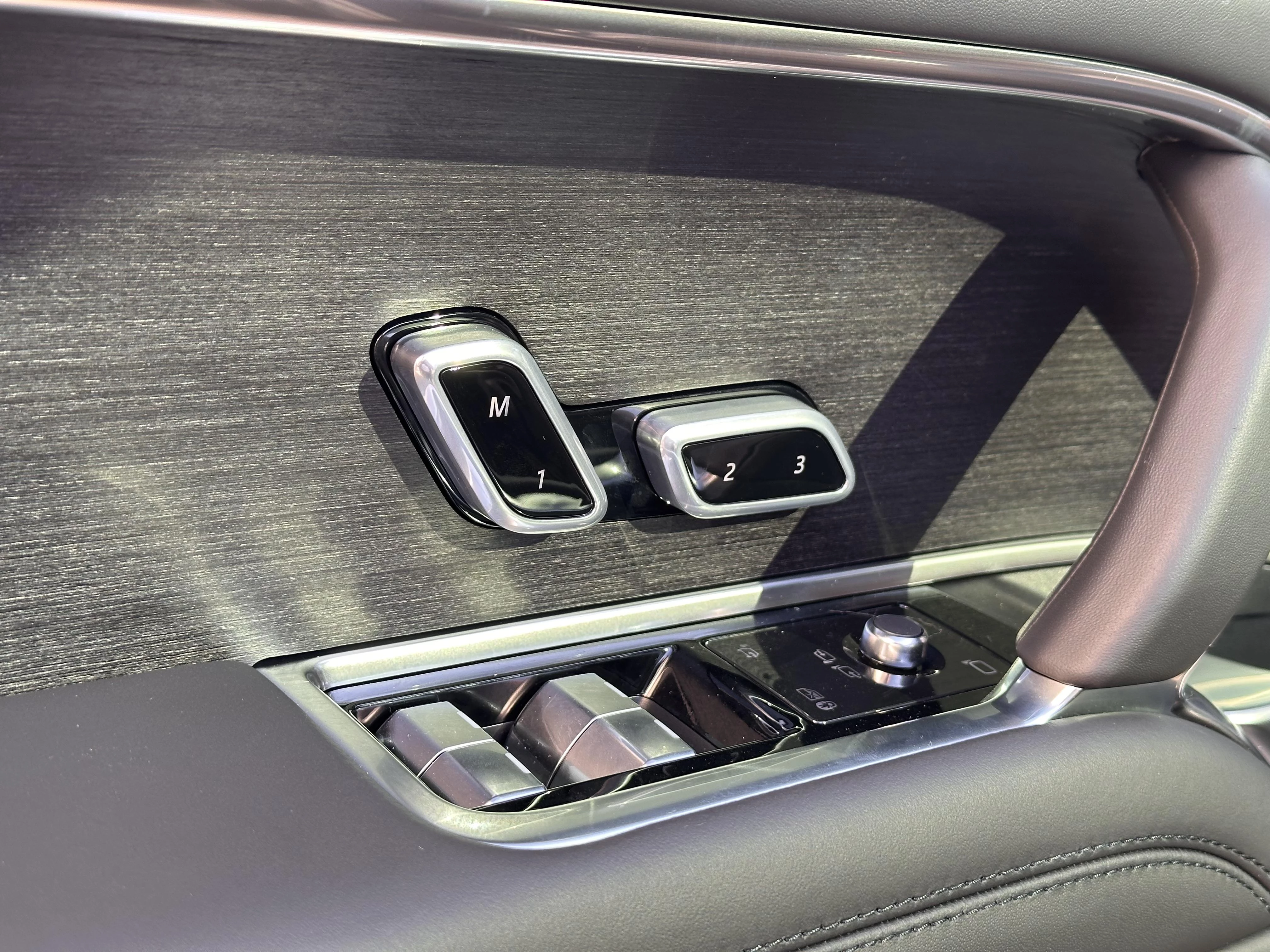 Land Rover-Range Rover-image-26