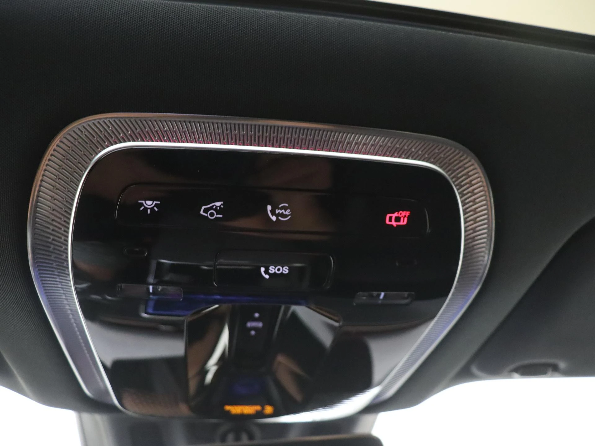 Mercedes-Benz-EQS-image-22