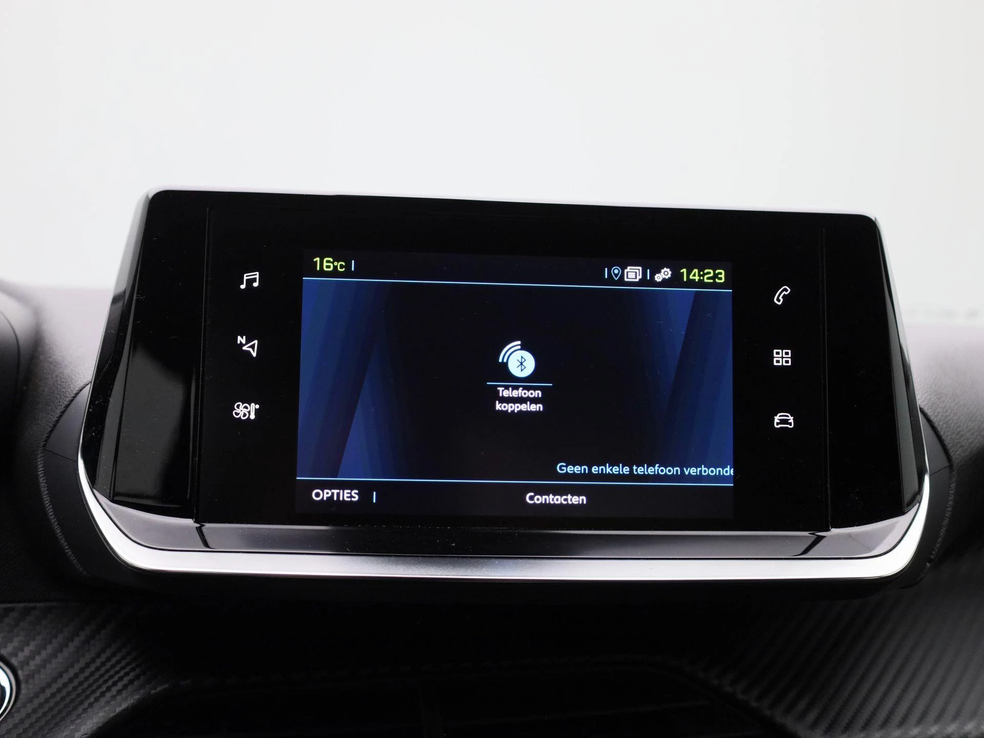 Peugeot-e-2008-image-25