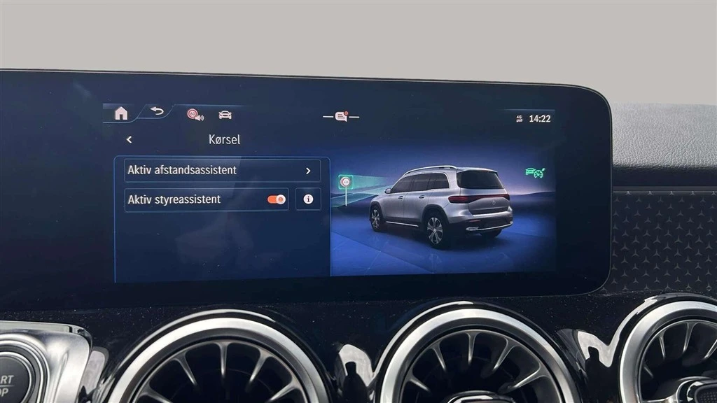 Mercedes-Benz-EQB-image-15