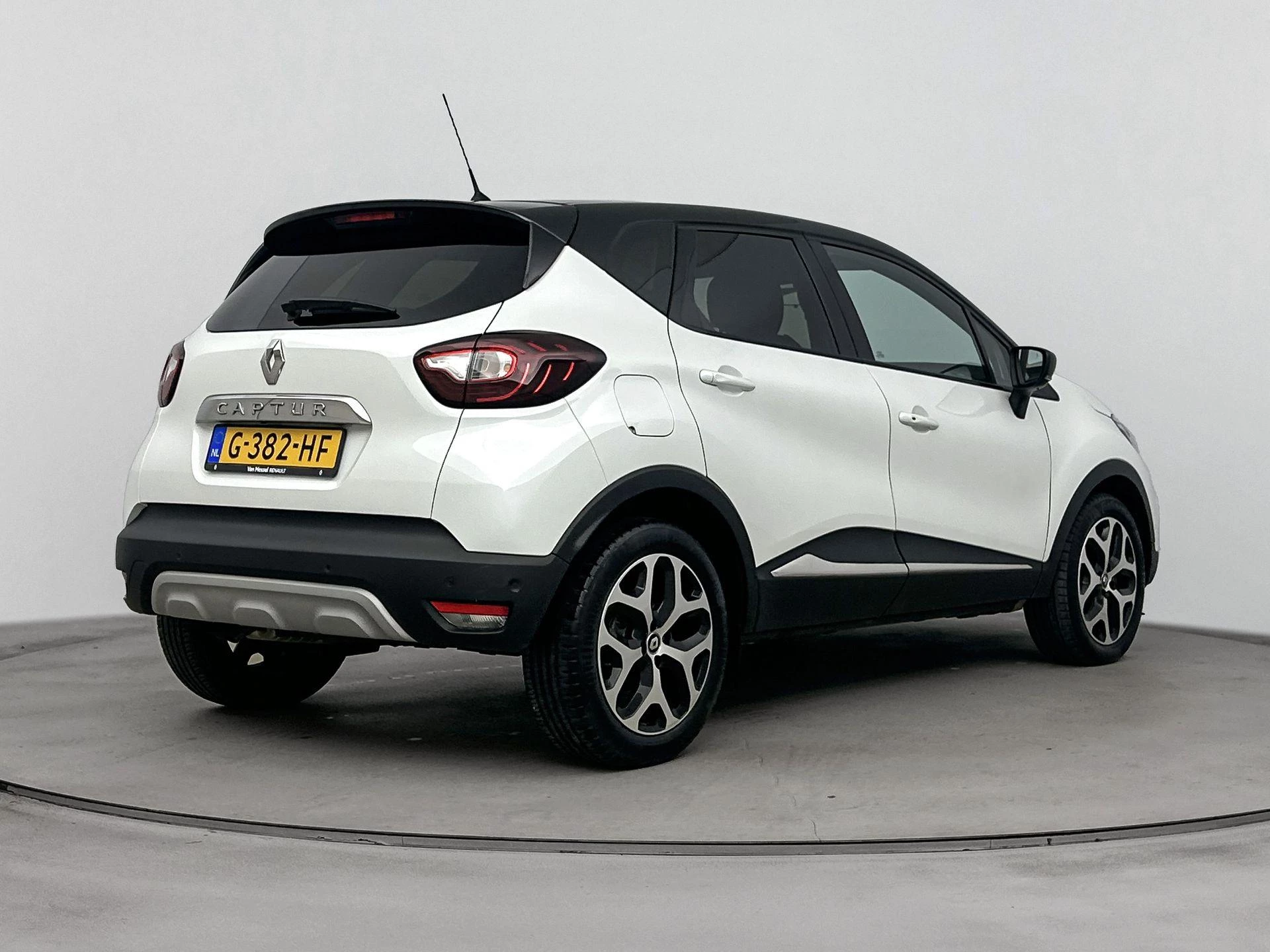Renault-Captur-image-3