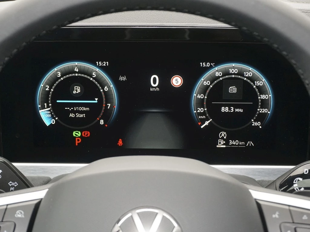 Volkswagen-Passat-image-15