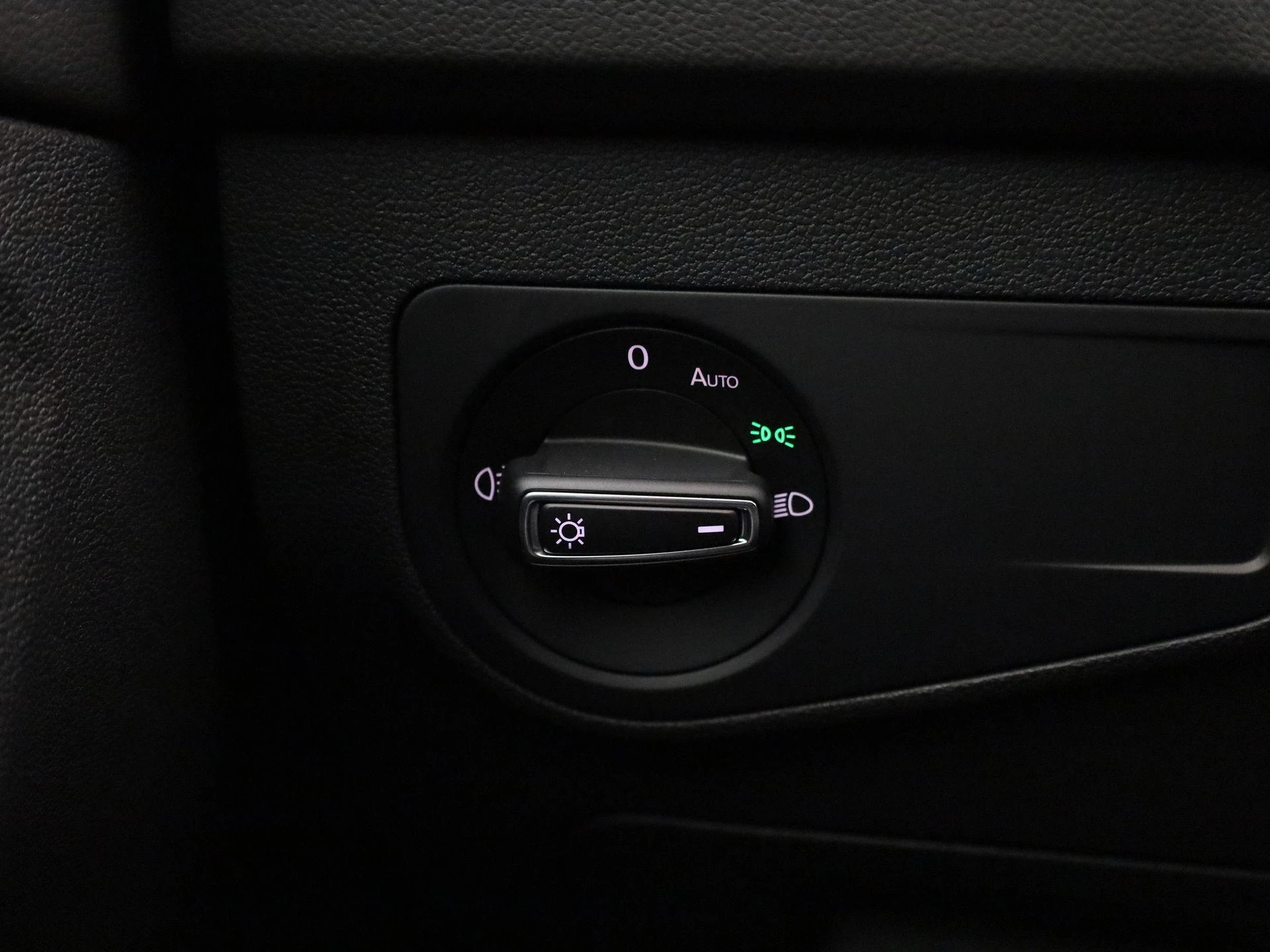 Volkswagen-Tiguan-image-22
