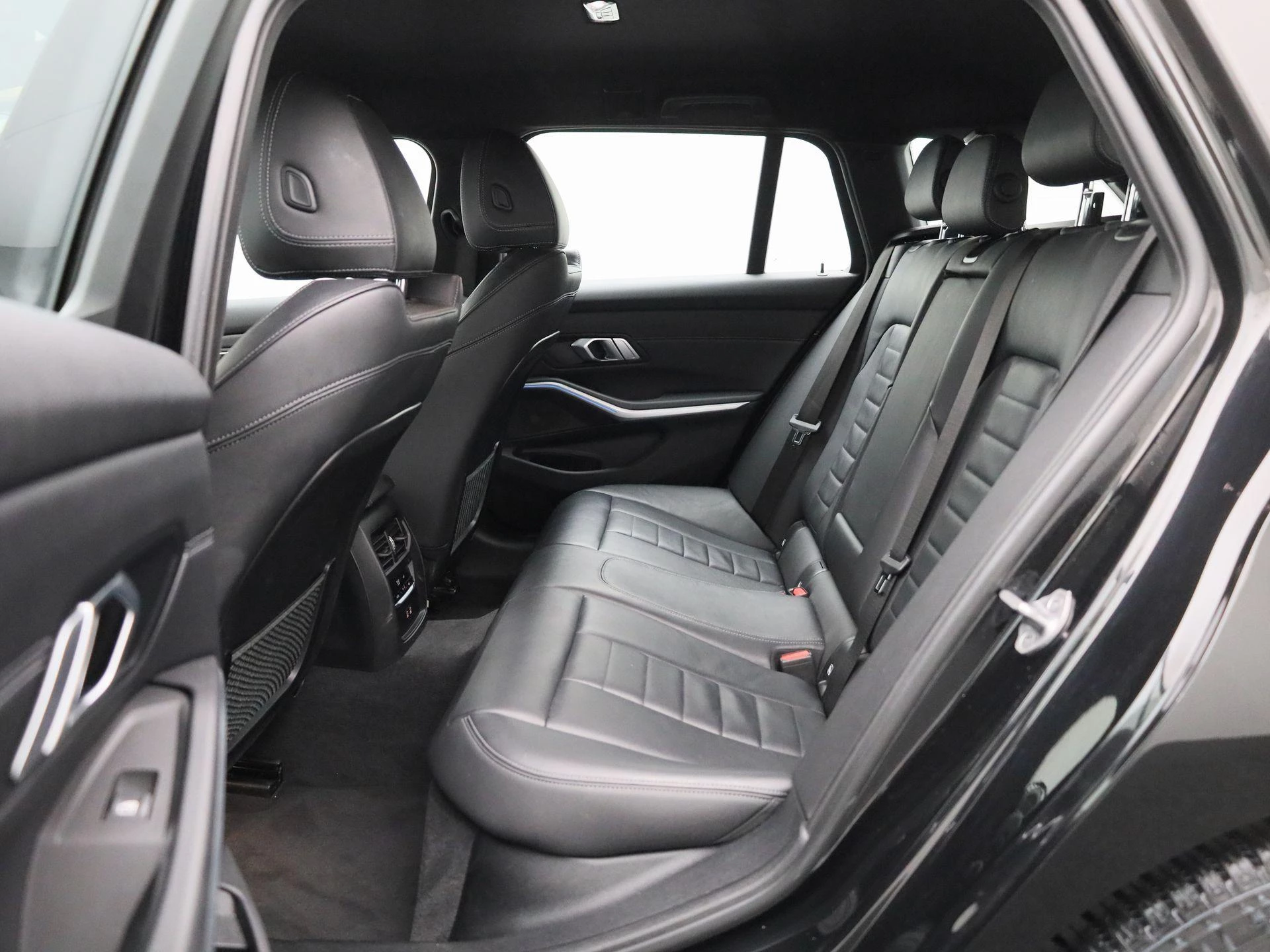 BMW-3 Serie-image-11