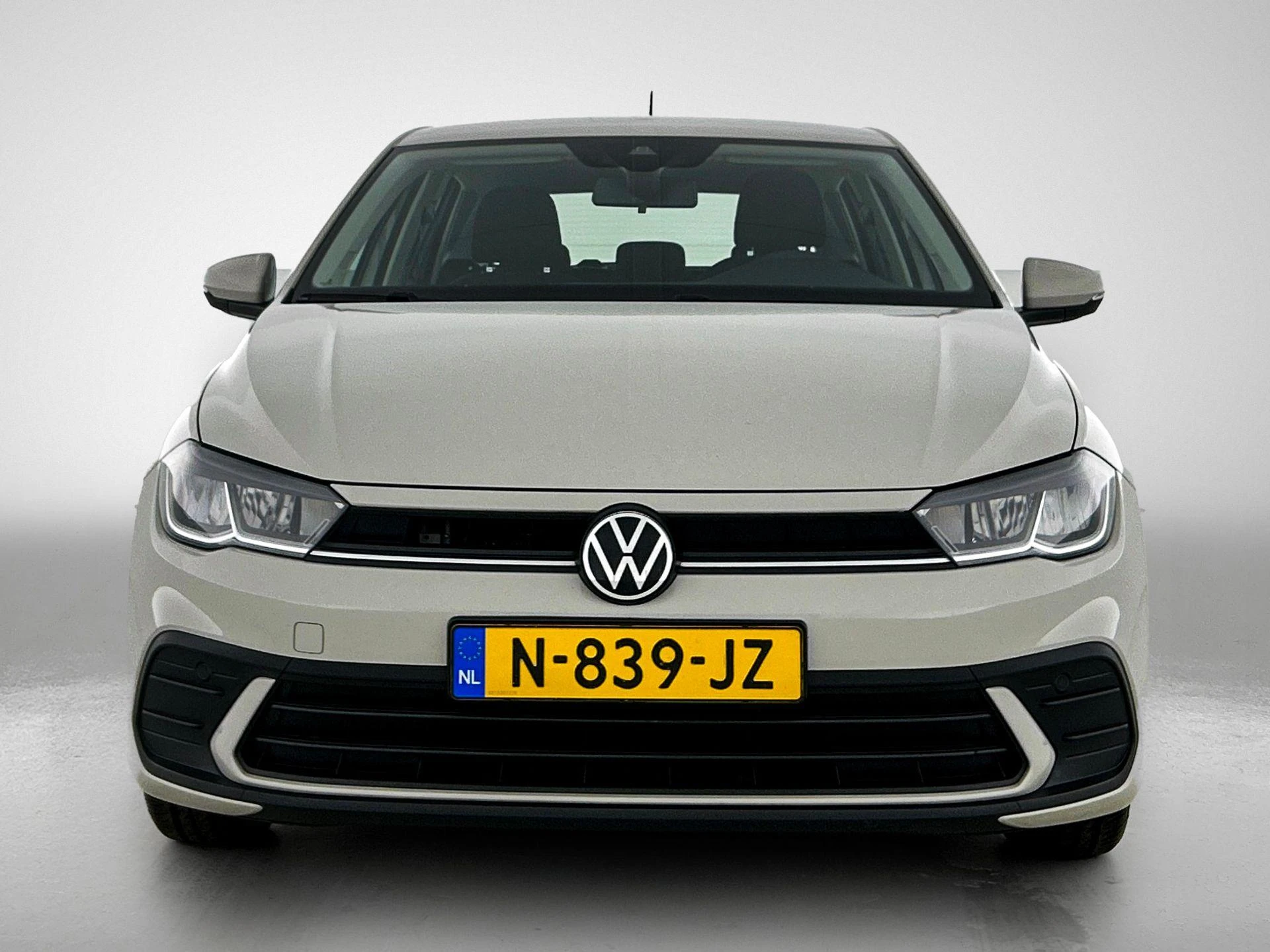 Volkswagen-Polo-image-5
