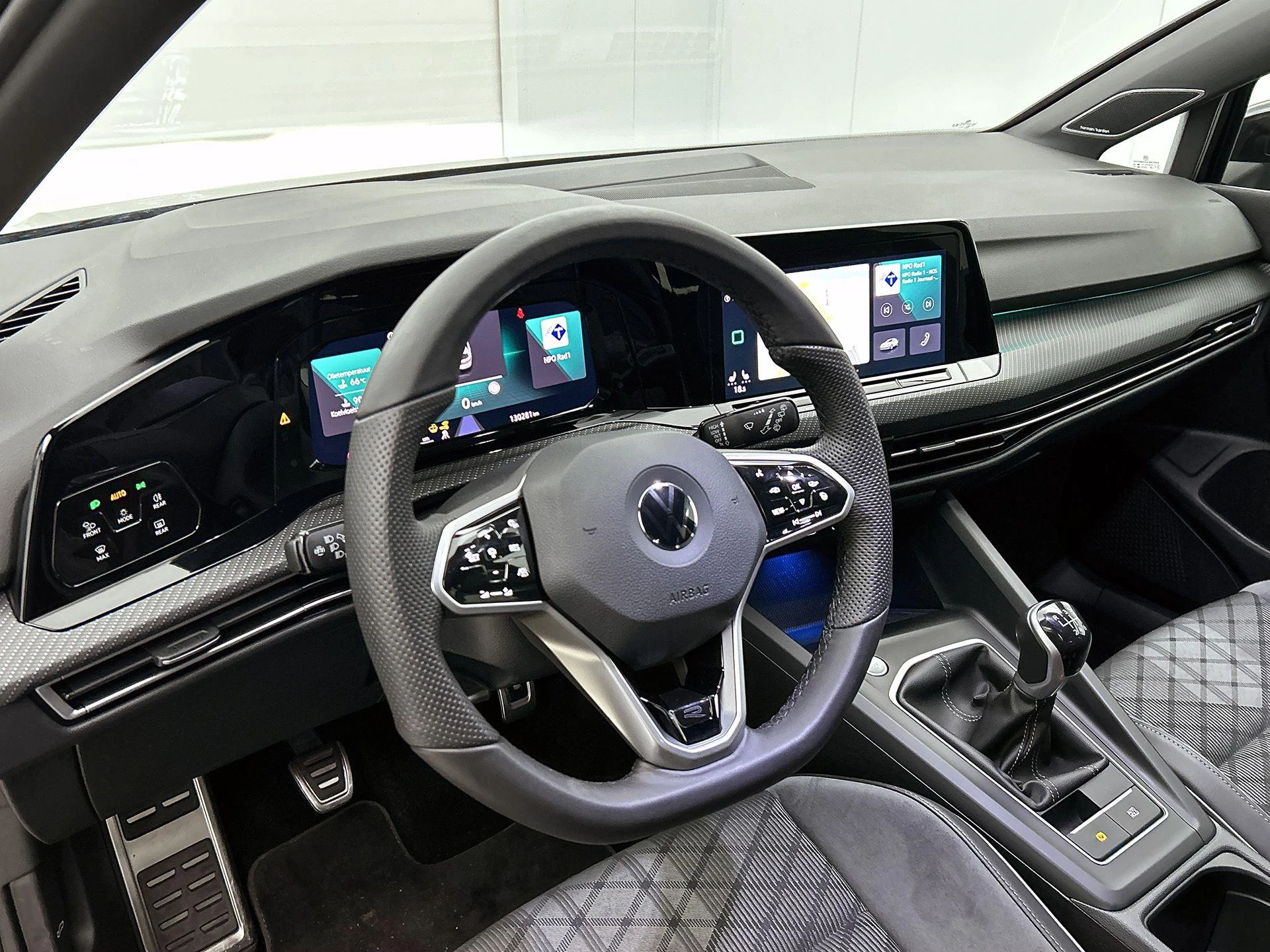 Volkswagen-Golf-image-20