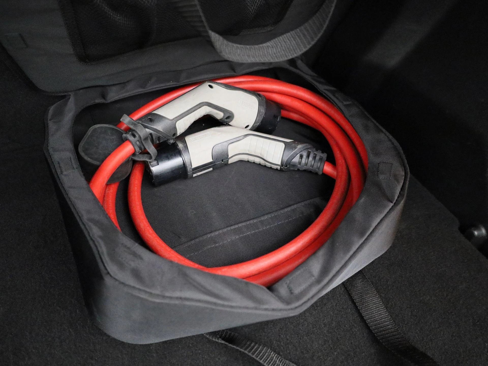 Peugeot-e-2008-image-11