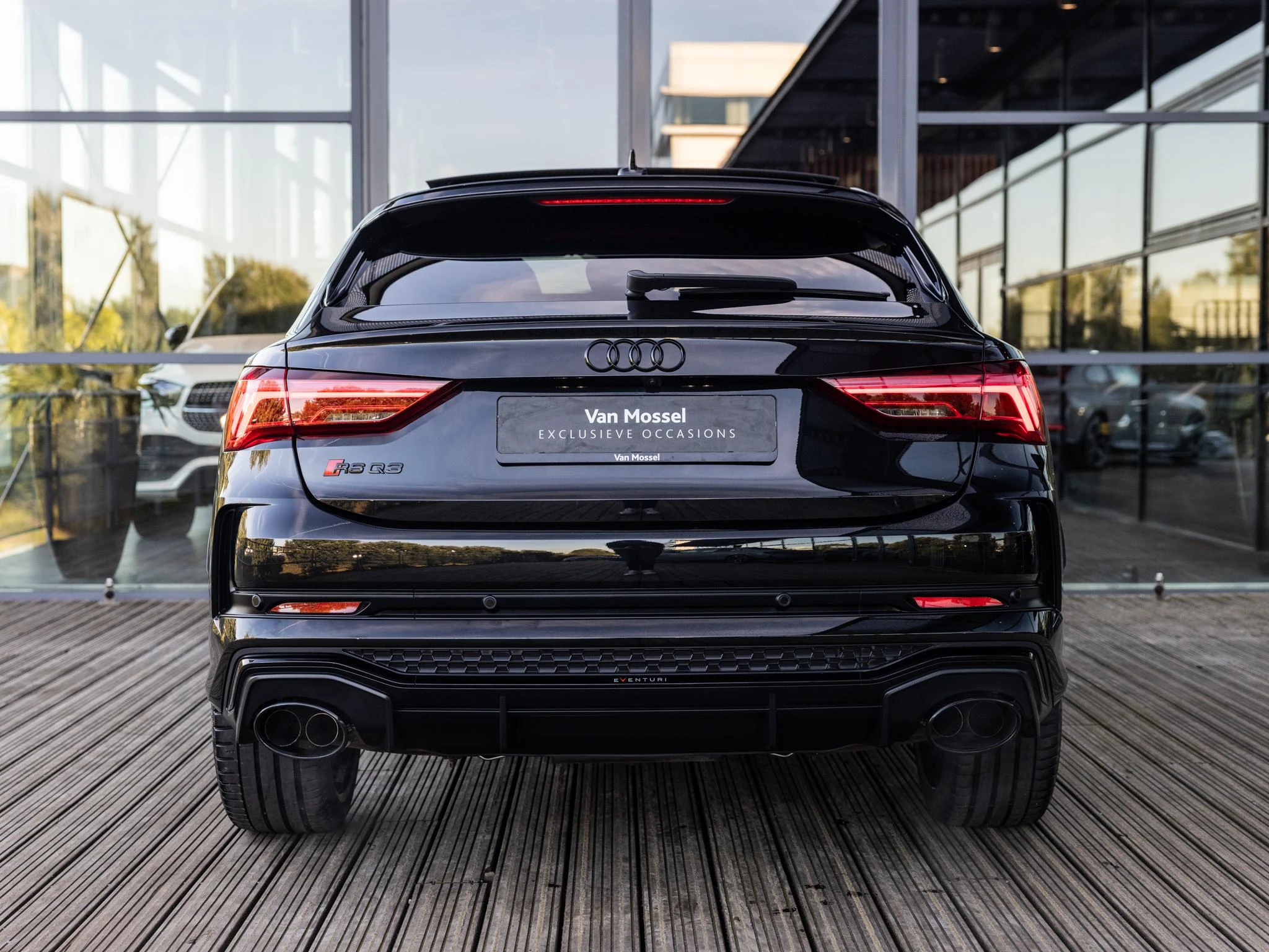 Audi-RSQ3-image-4