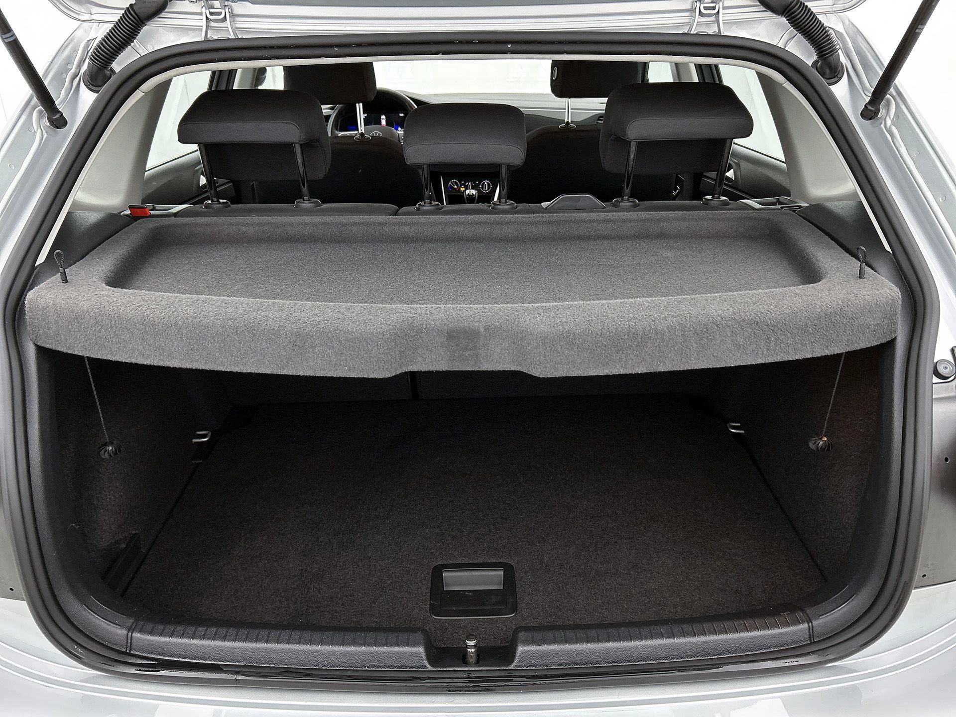 Volkswagen-Polo-image-21