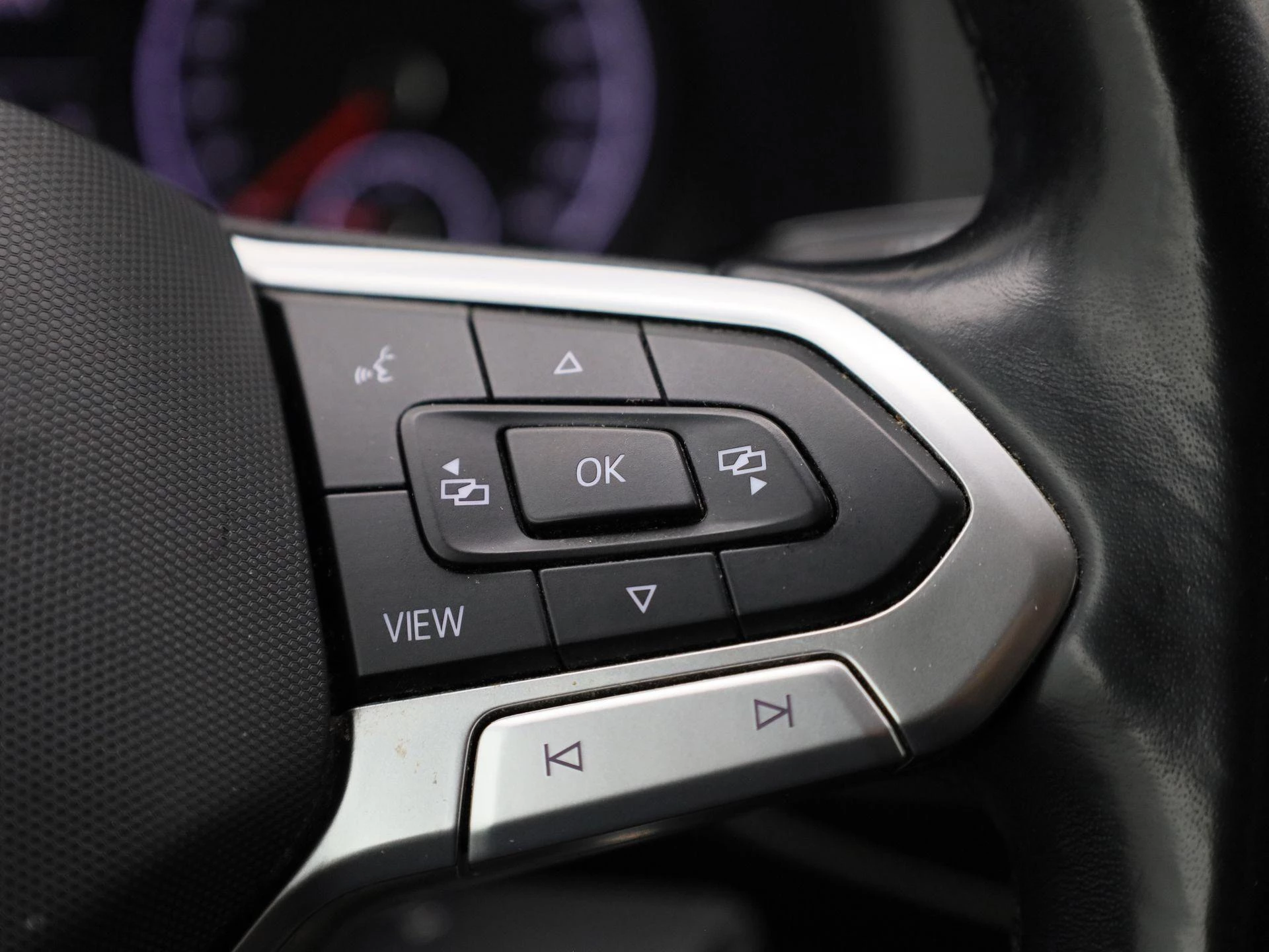 Volkswagen-Transporter-image-28