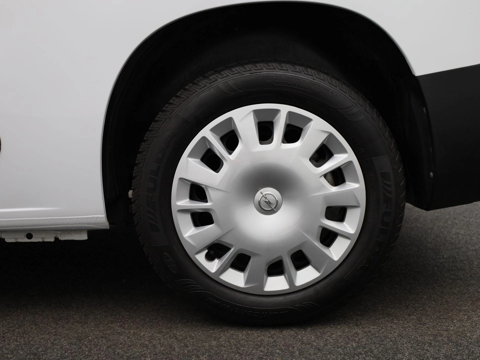 Opel-Combo Life-image-13