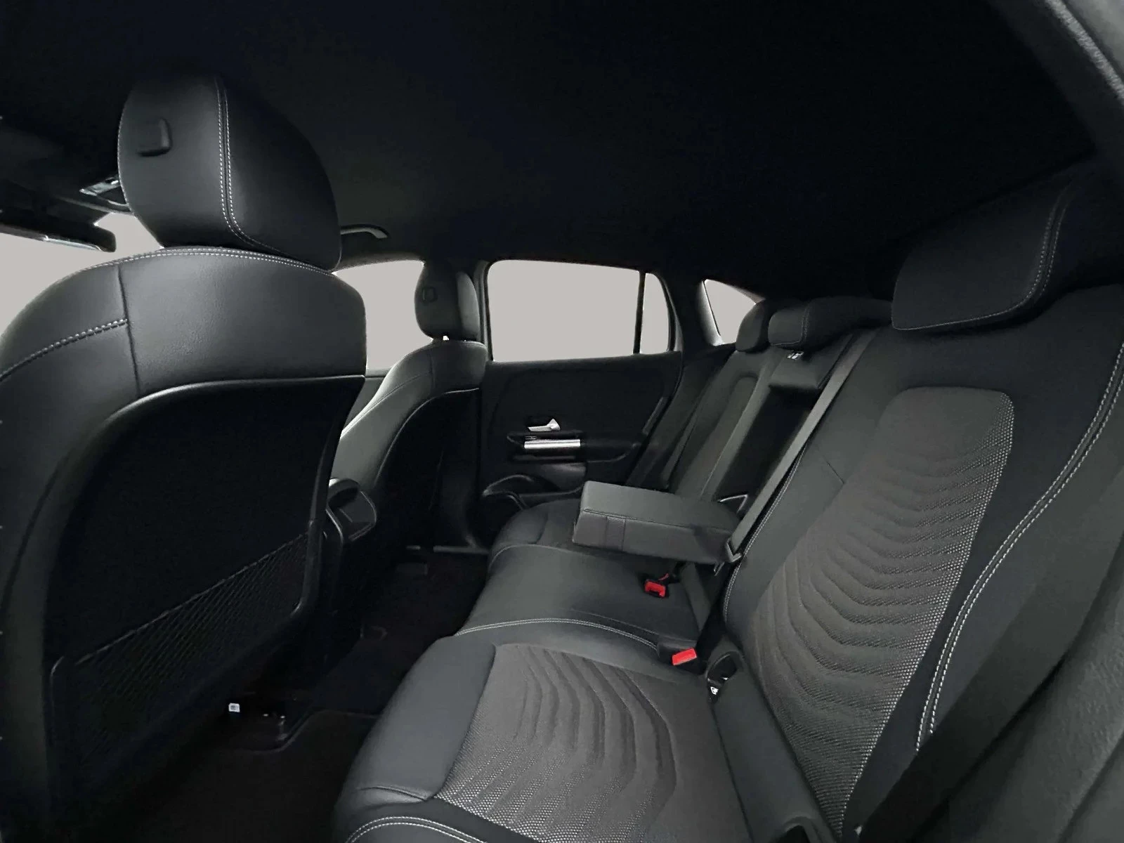 Mercedes-Benz-EQA-image-12