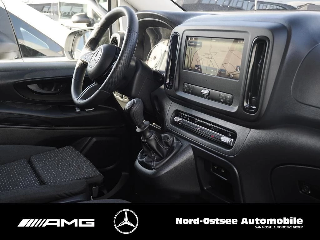Mercedes-Benz-Vito-image-6
