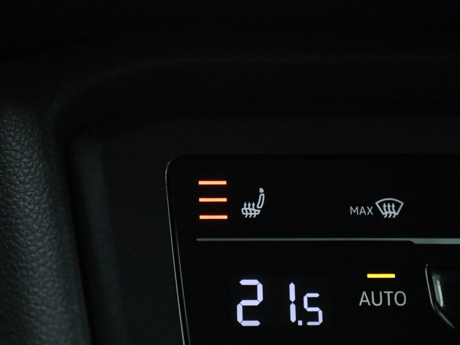 Volkswagen-Tiguan-image-19